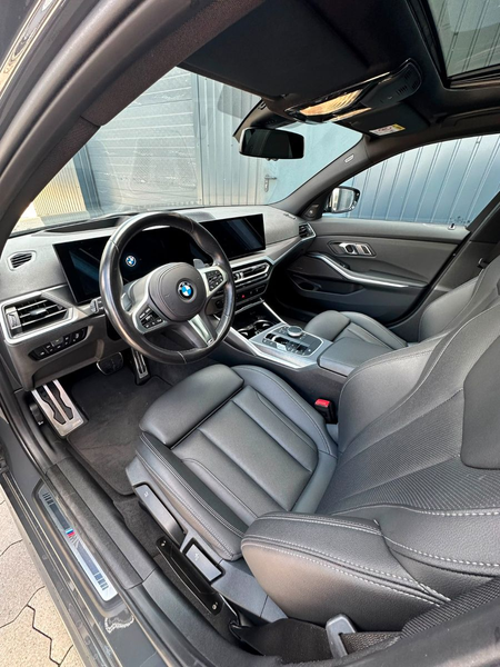 BMW 320 d Touring M Sport*Panorama*Kundenauftrag* — photo 12