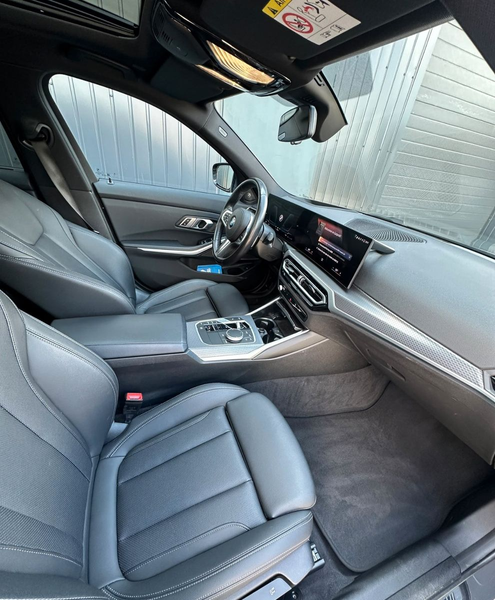 BMW 320 d Touring M Sport*Panorama*Kundenauftrag* — photo 15