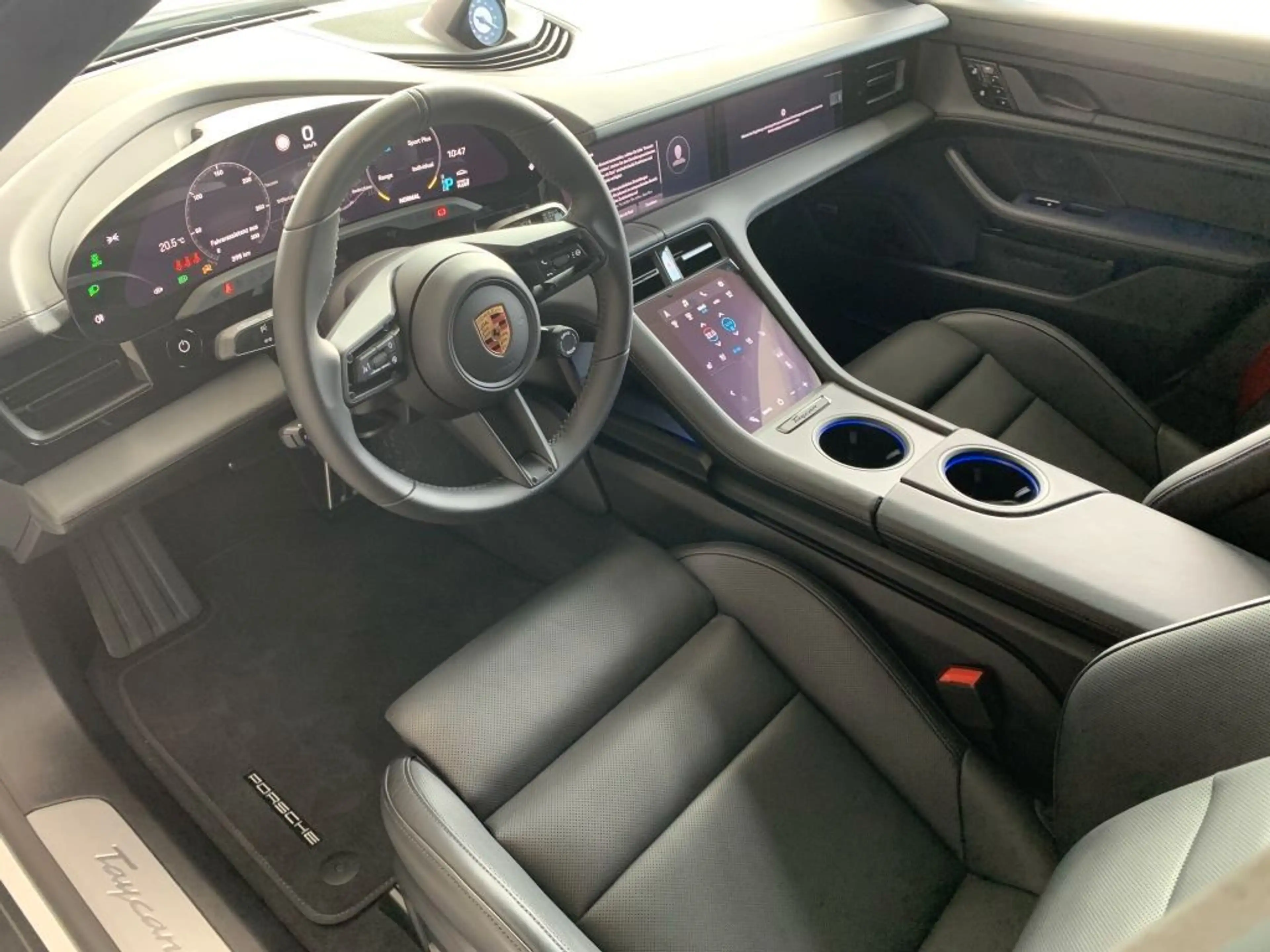 Porsche Taycan Turbo Cross Turismo — photo 8