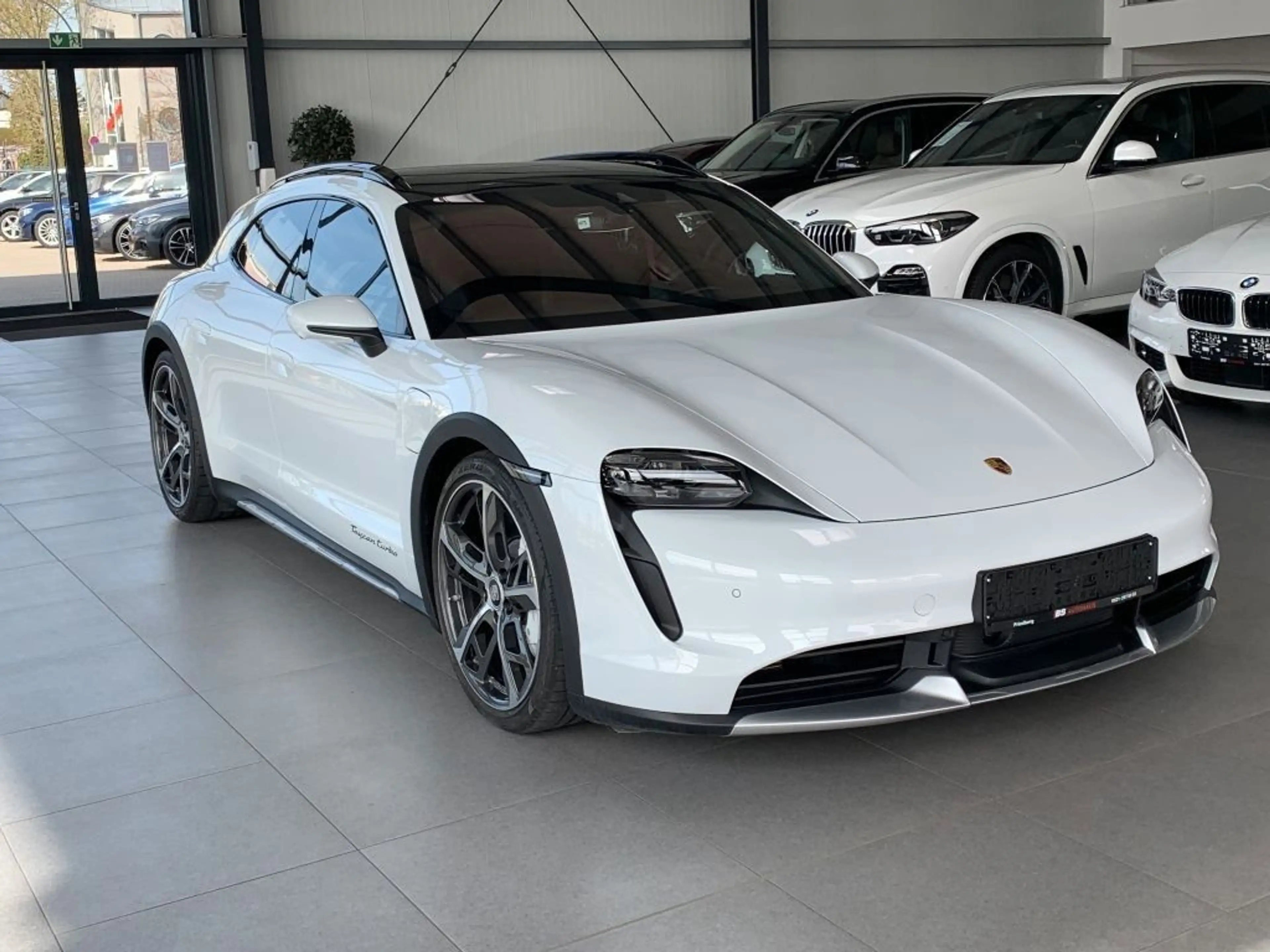 Porsche Taycan Turbo Cross Turismo