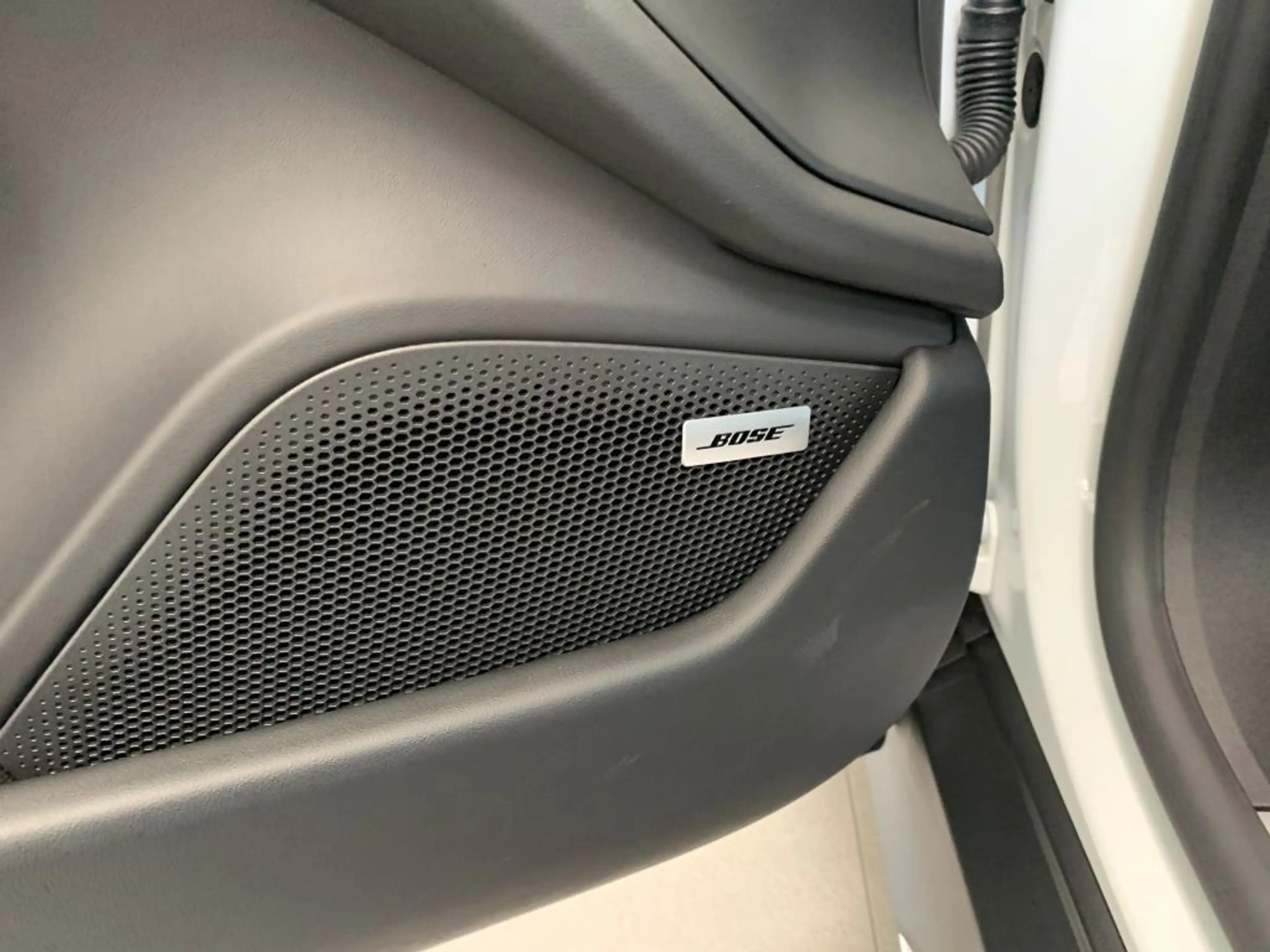 Porsche Taycan Turbo Cross Turismo — photo 9