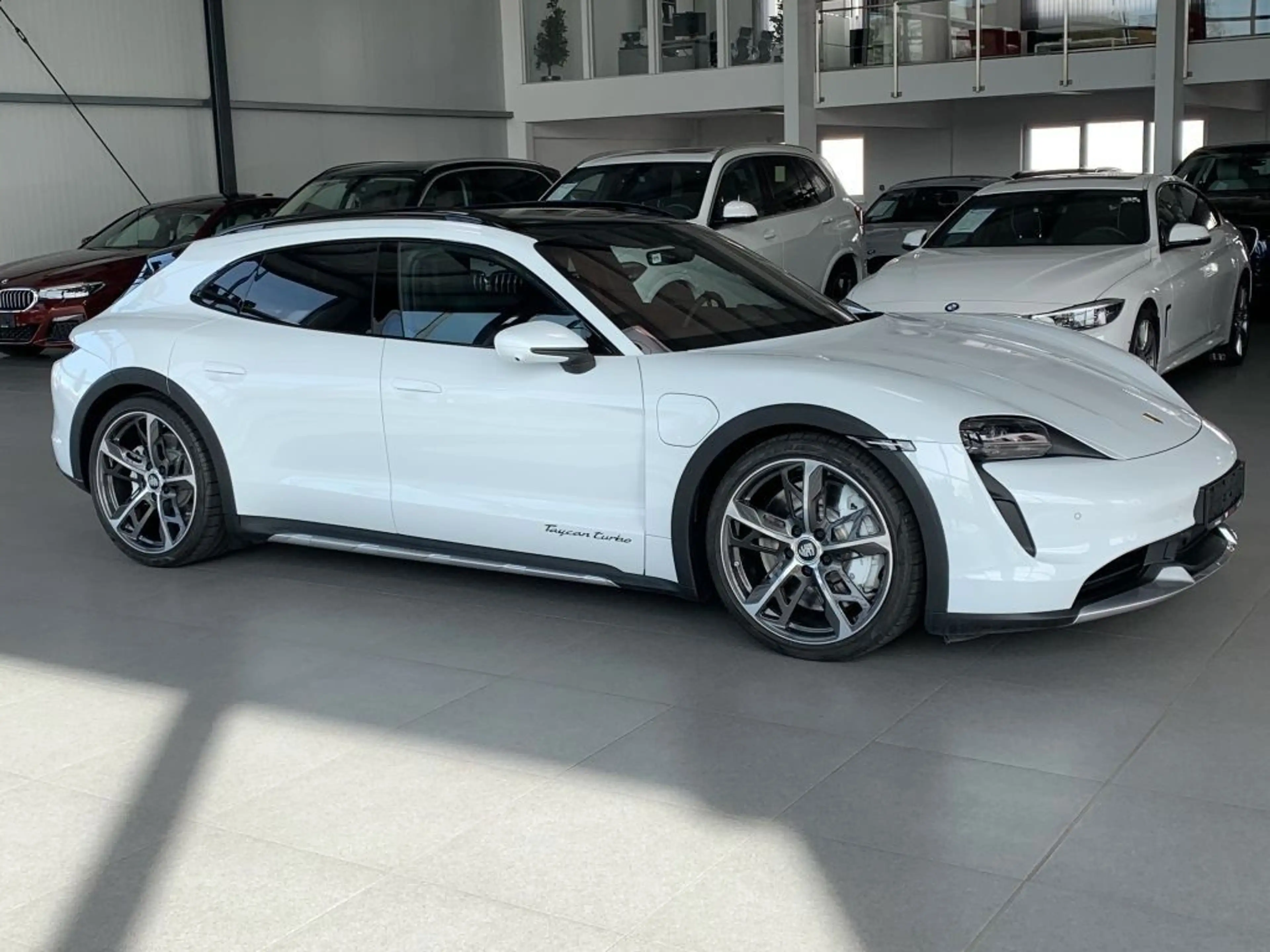 Porsche Taycan Turbo Cross Turismo — photo 5