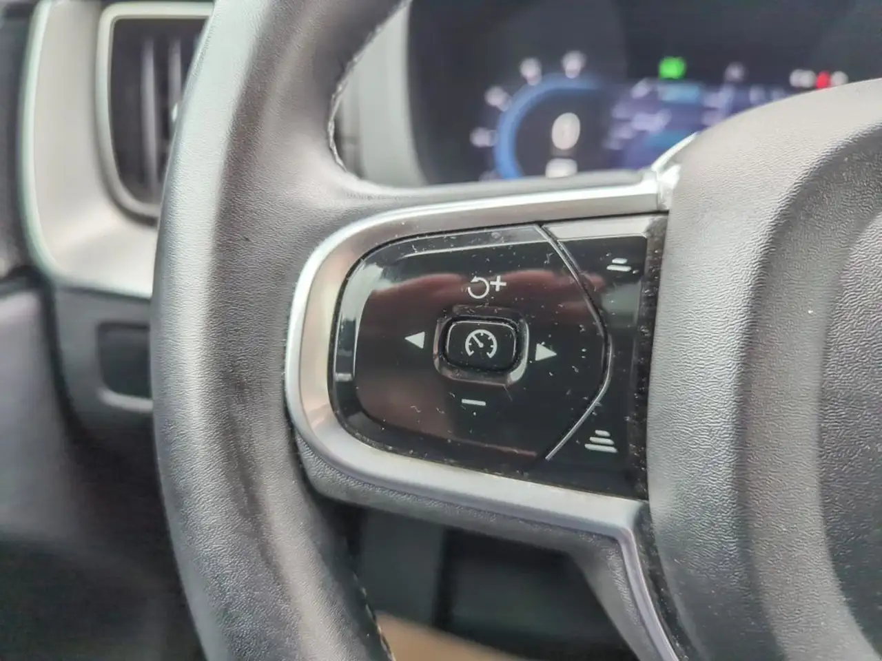 Volvo XC60 снимка Volvo XC60