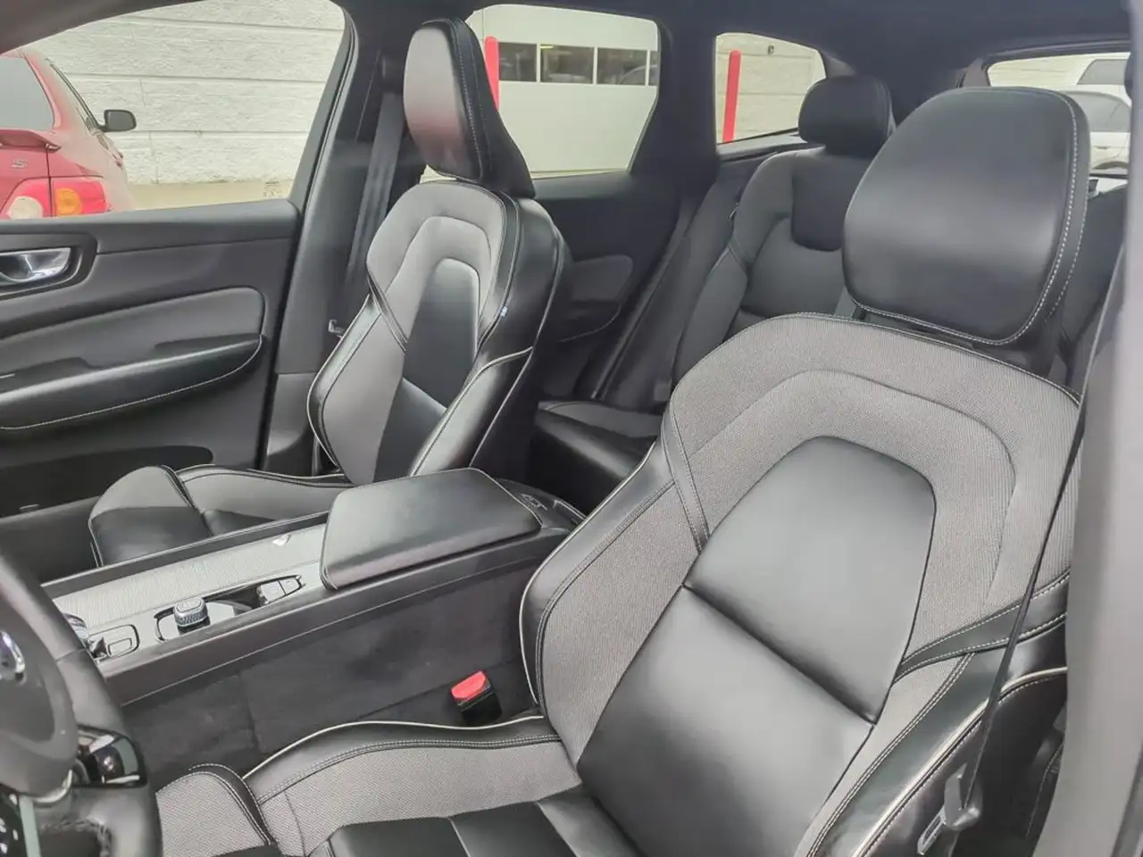 Volvo XC60 снимка Volvo XC60