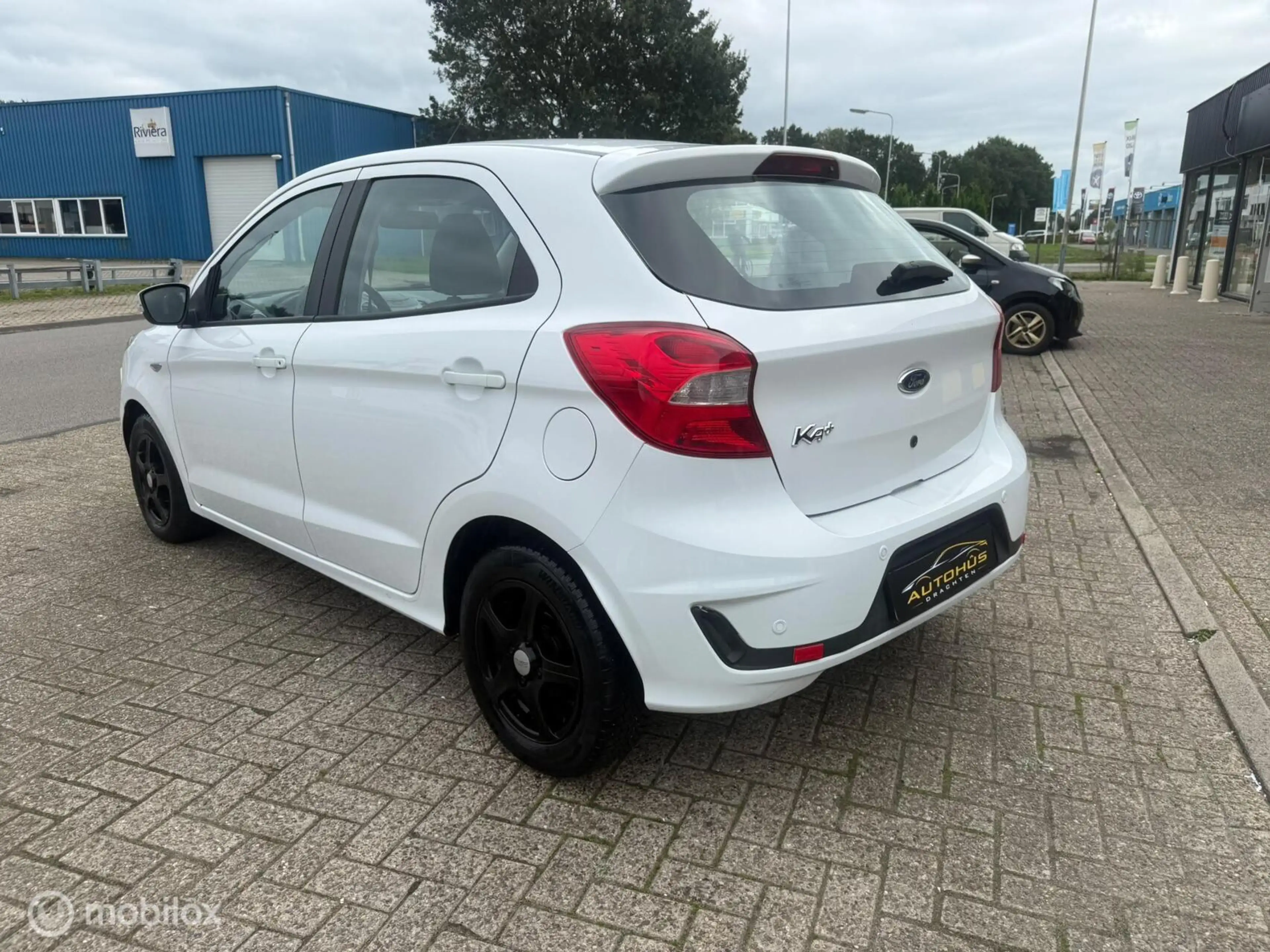 Ford Ka/Ka+ 1.2 Titanium Ultimate White airco cruise Parkeerse — photo 3