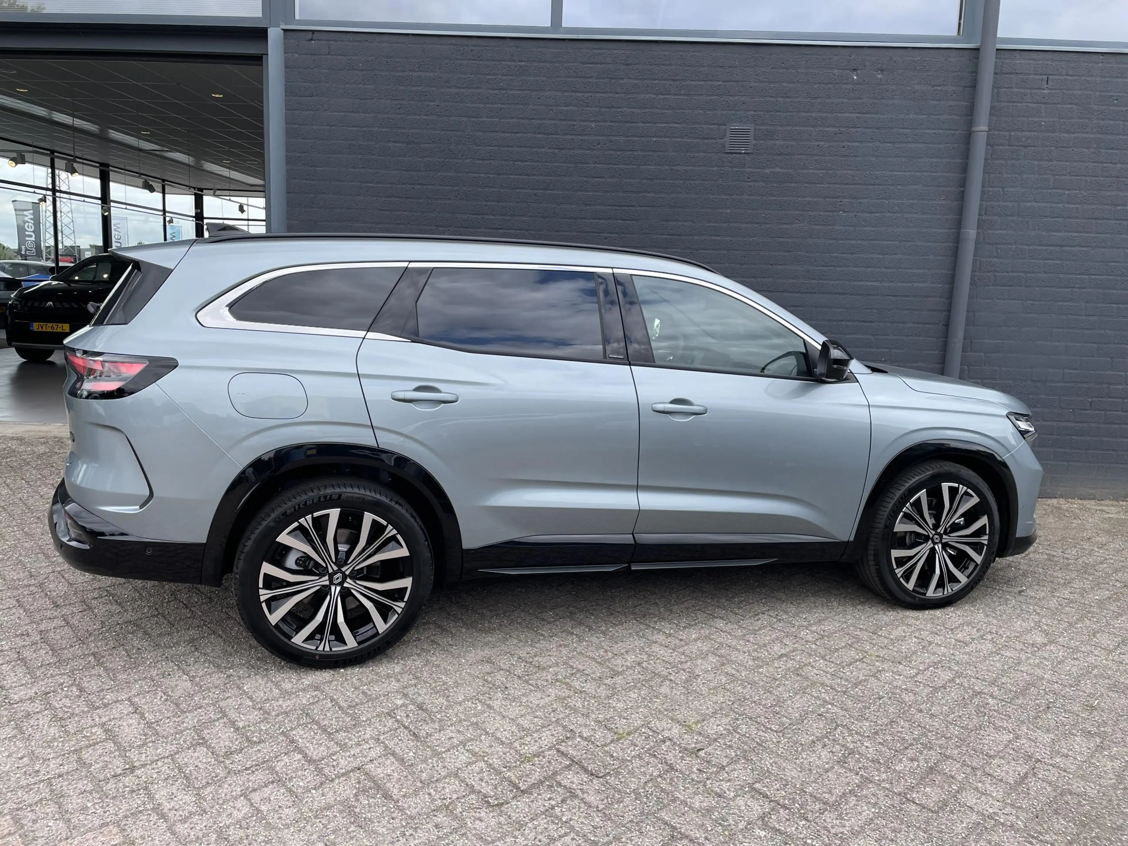 Renault Espace E-Tech full hybrid 200 iconic 7p. | 7 persoons | P — photo 7