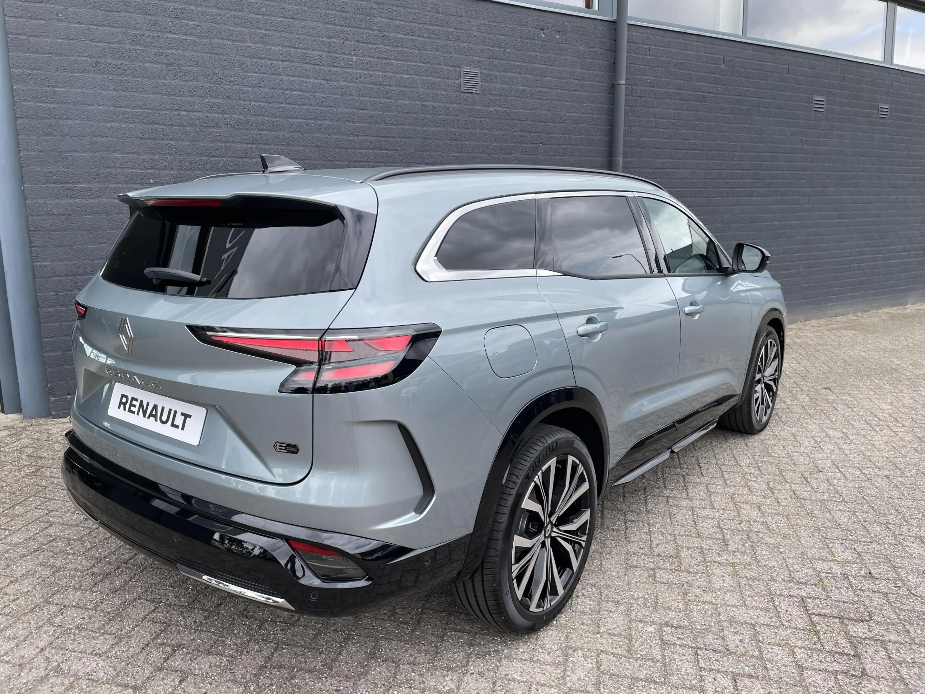 Renault Espace E-Tech full hybrid 200 iconic 7p. | 7 persoons | P — photo 6