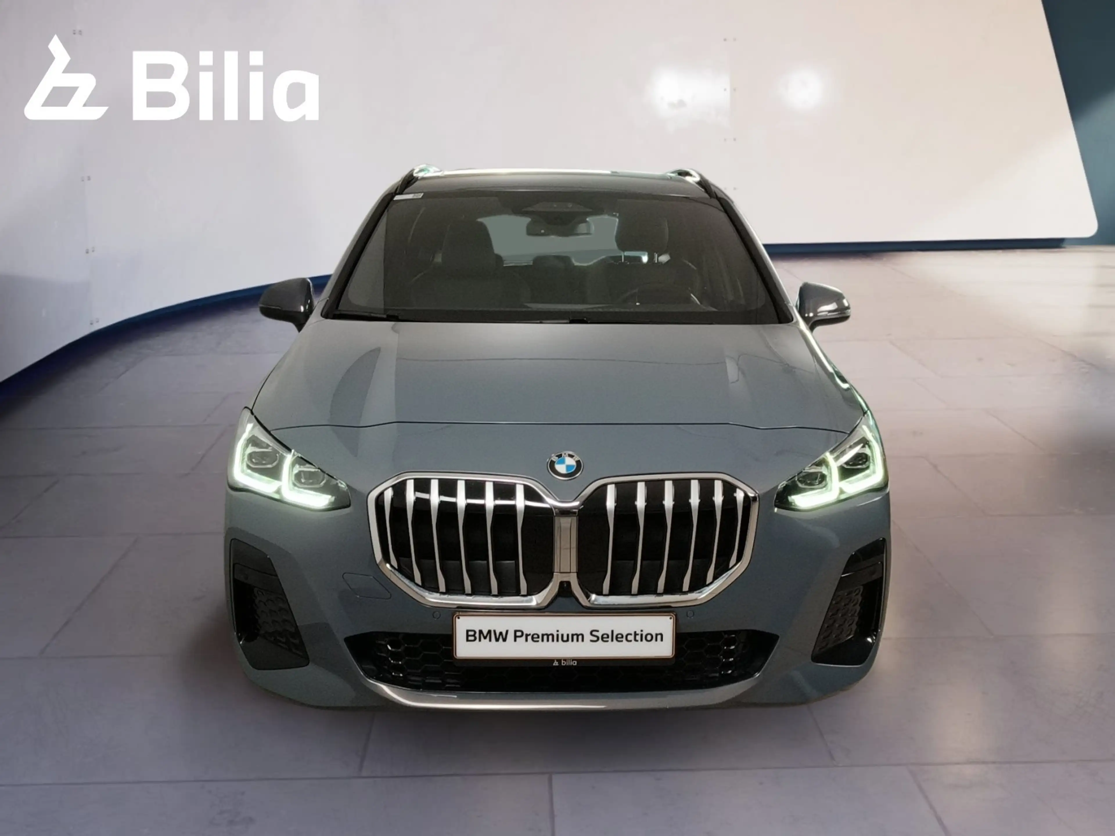 BMW 223 xDrive — photo 2