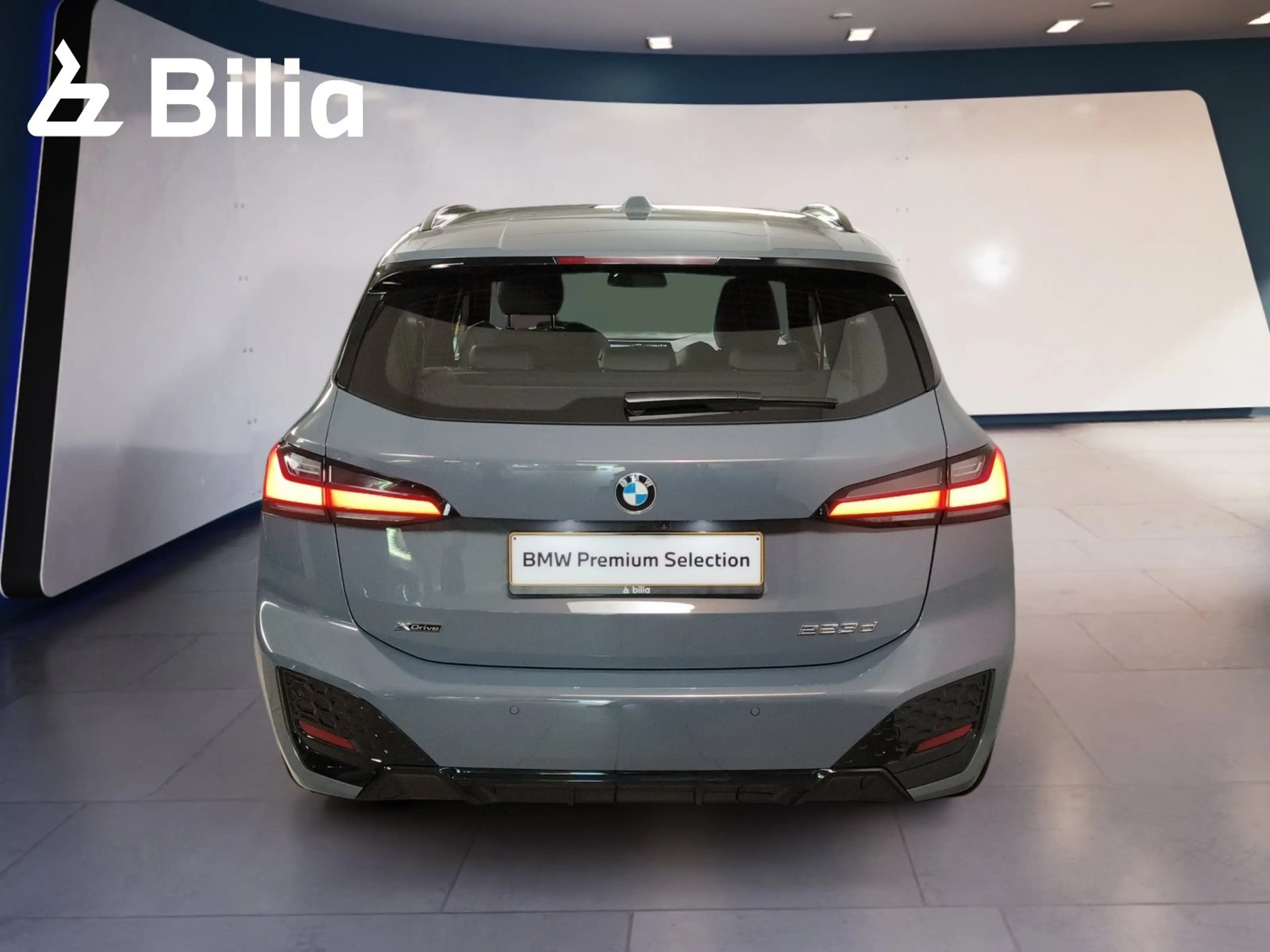 BMW 223 xDrive — photo 3