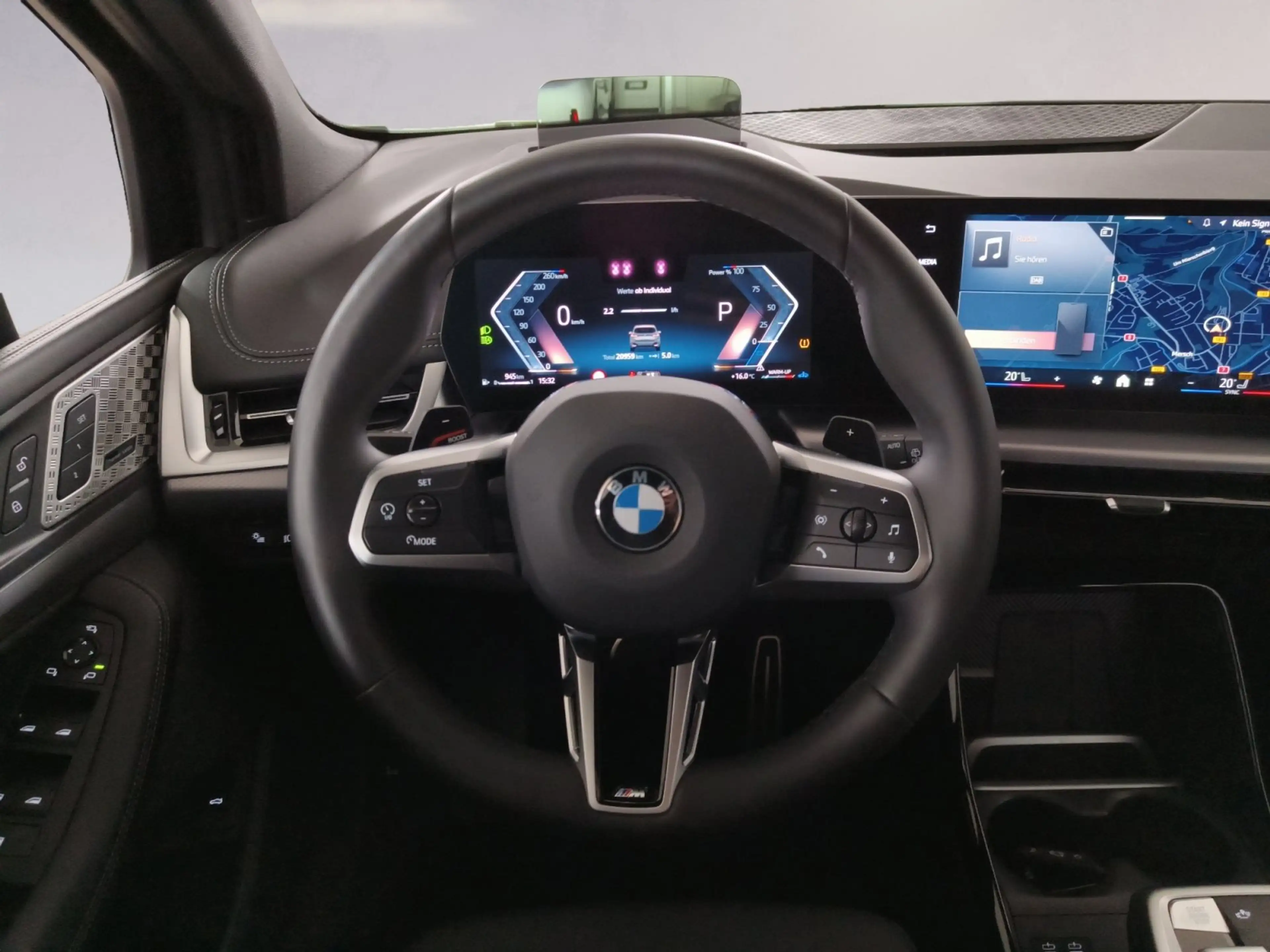 BMW 223 xDrive — photo 10