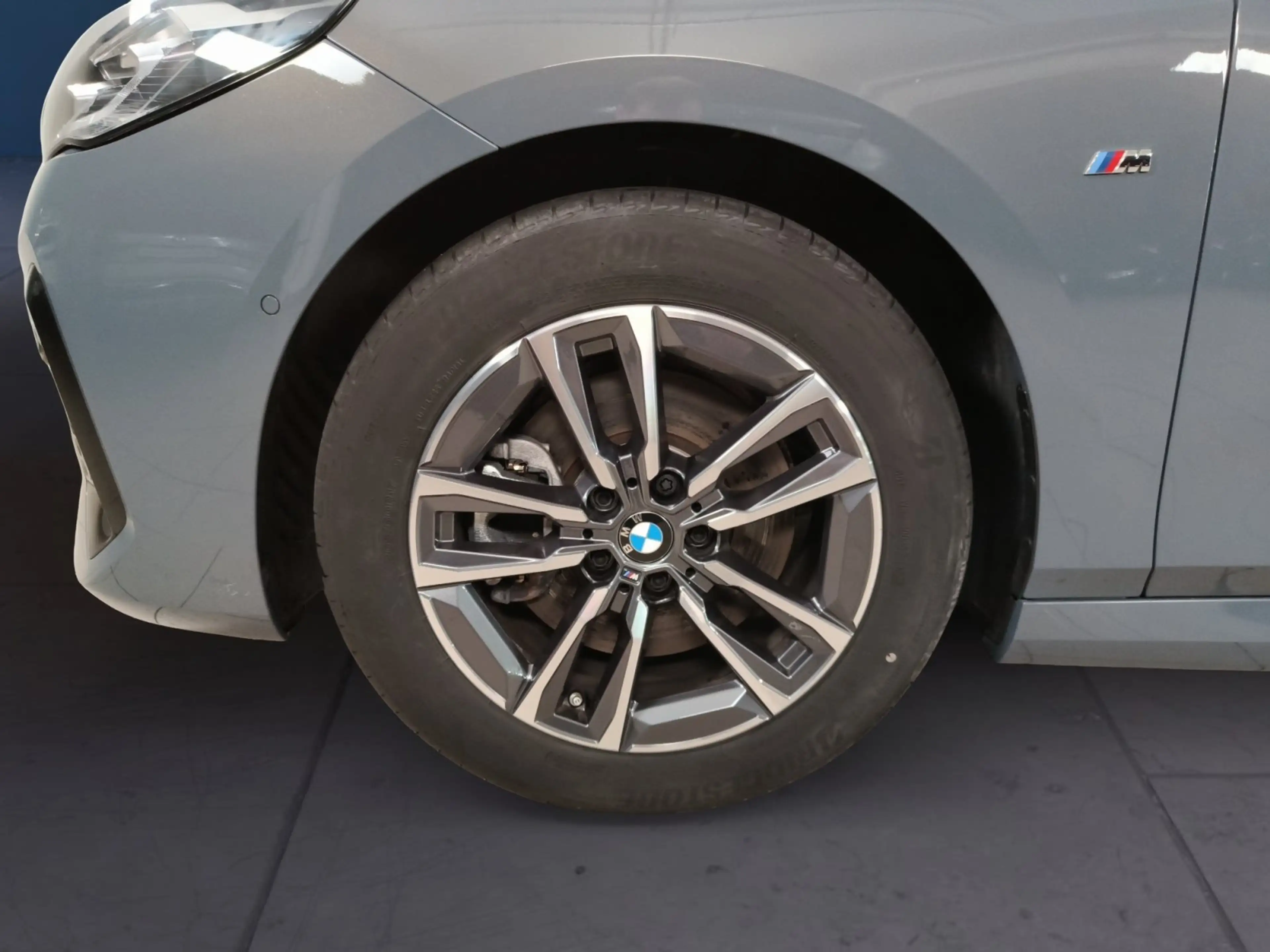 BMW 223 xDrive — photo 6