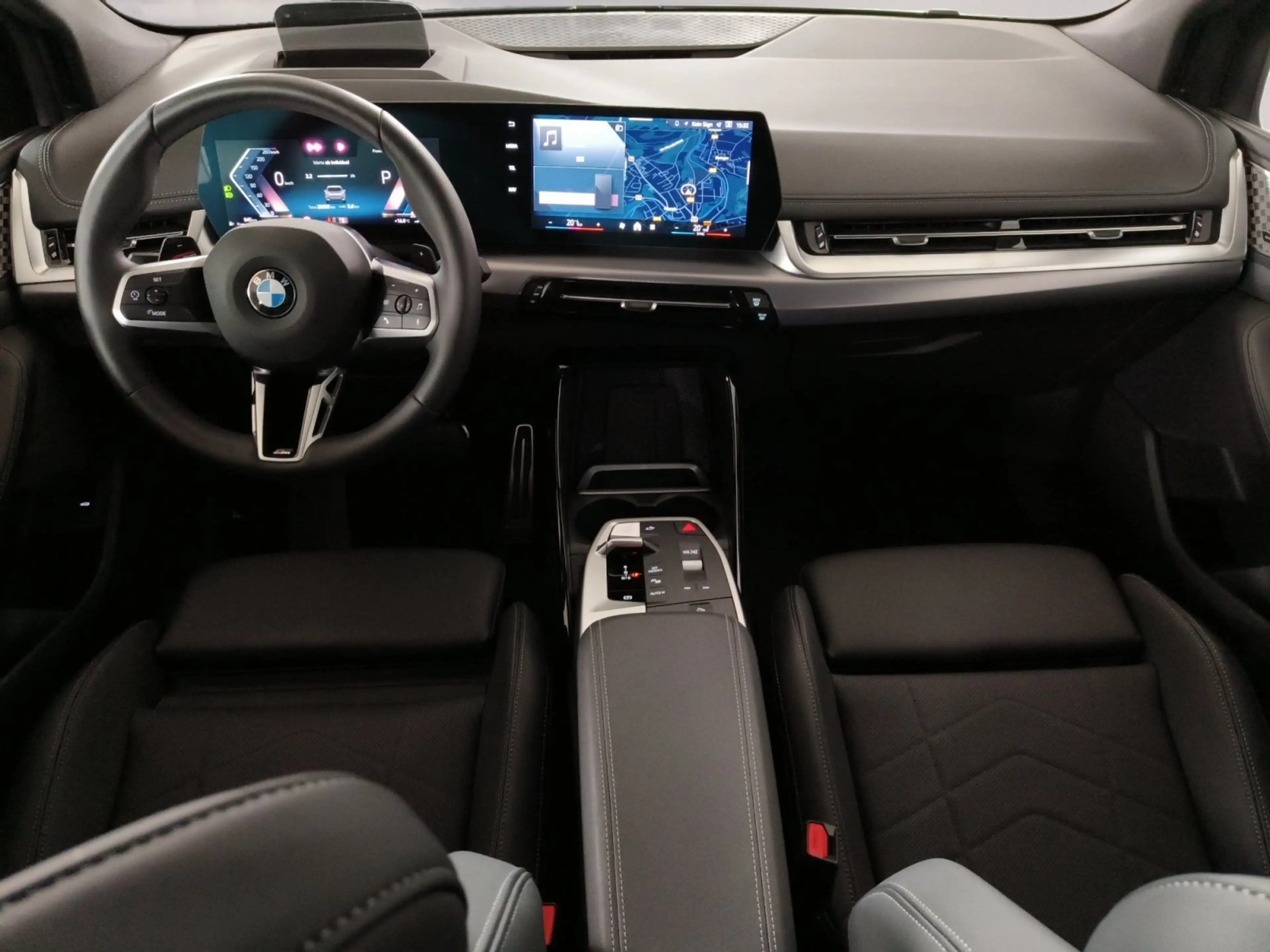 BMW 223 xDrive — photo 5