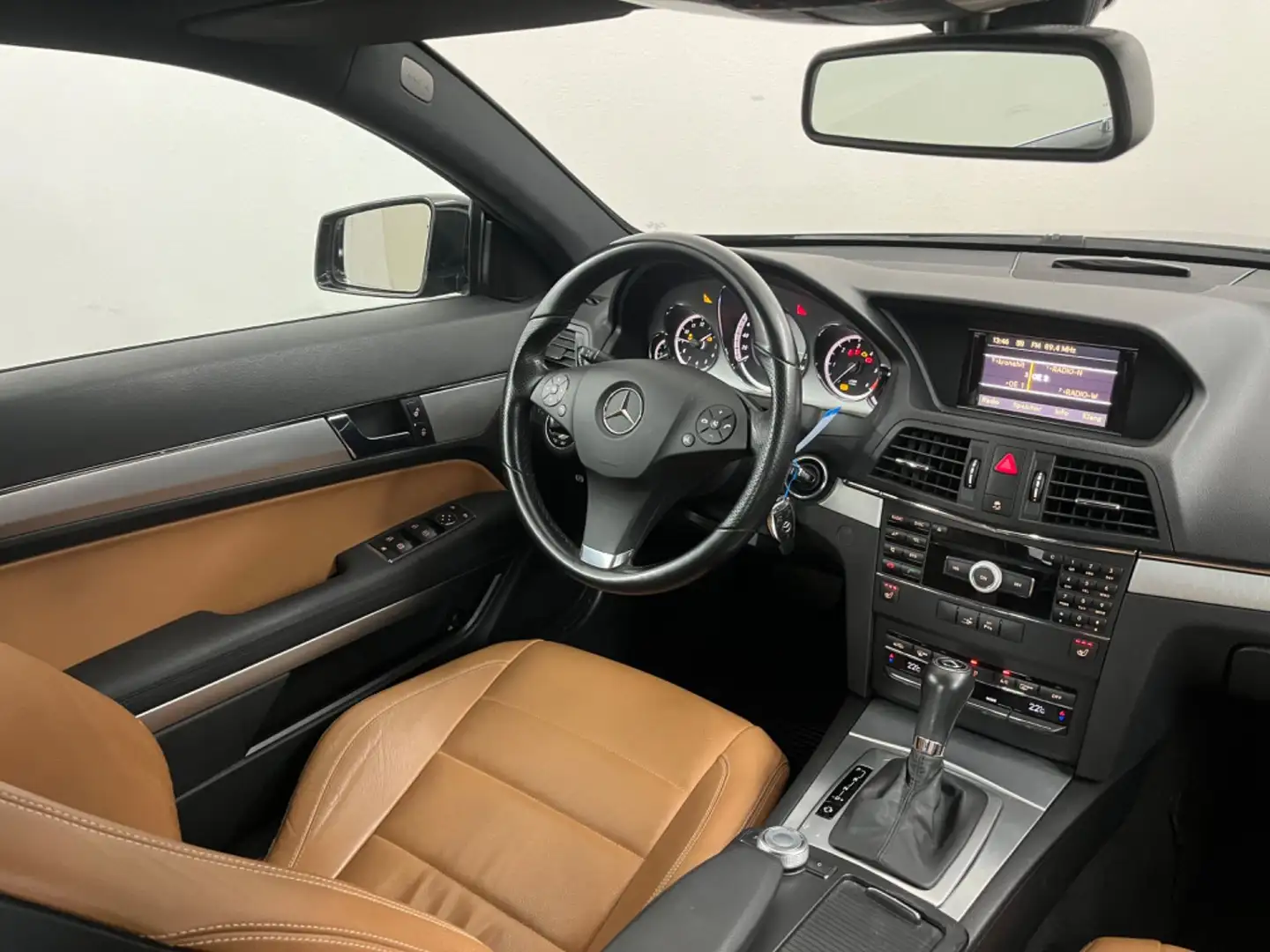 Mercedes-Benz E 250 BlueEfficiency CDI Aut. Schwarz - 2