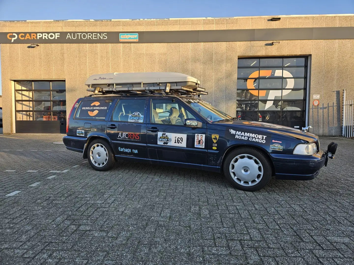 Volvo V70 2.5-20V Luxury-Line Blau - 1