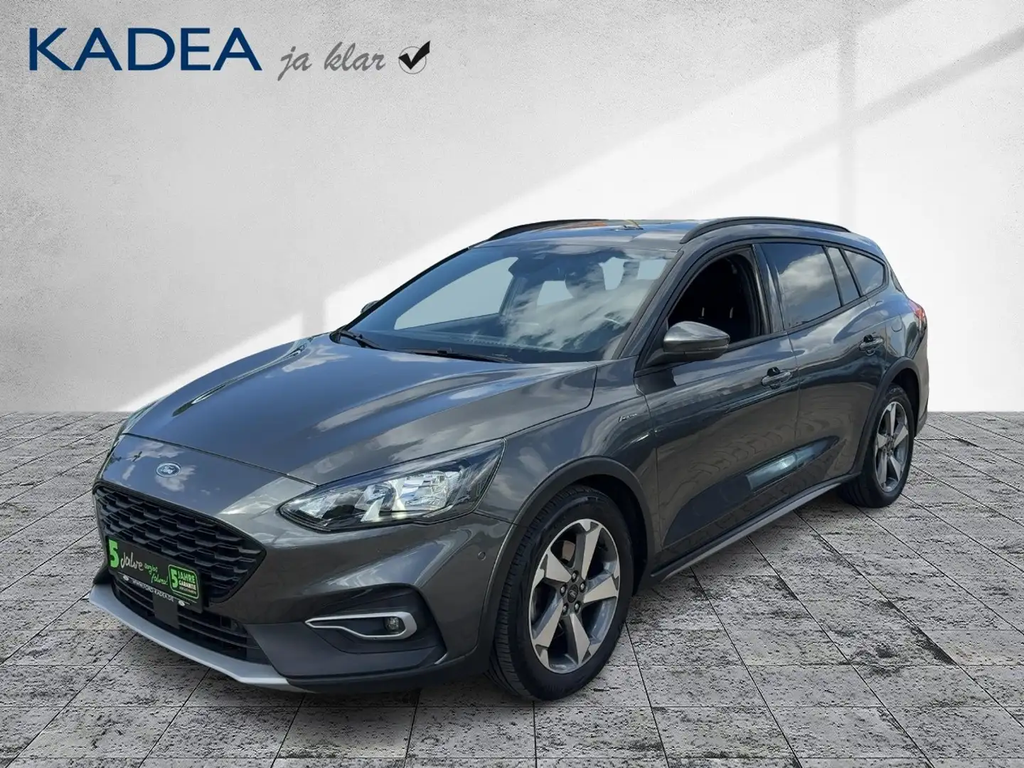 Ford Focus Turnier 1.5 EcoBoost Active X KAM*LED*TWA Grijs - 2