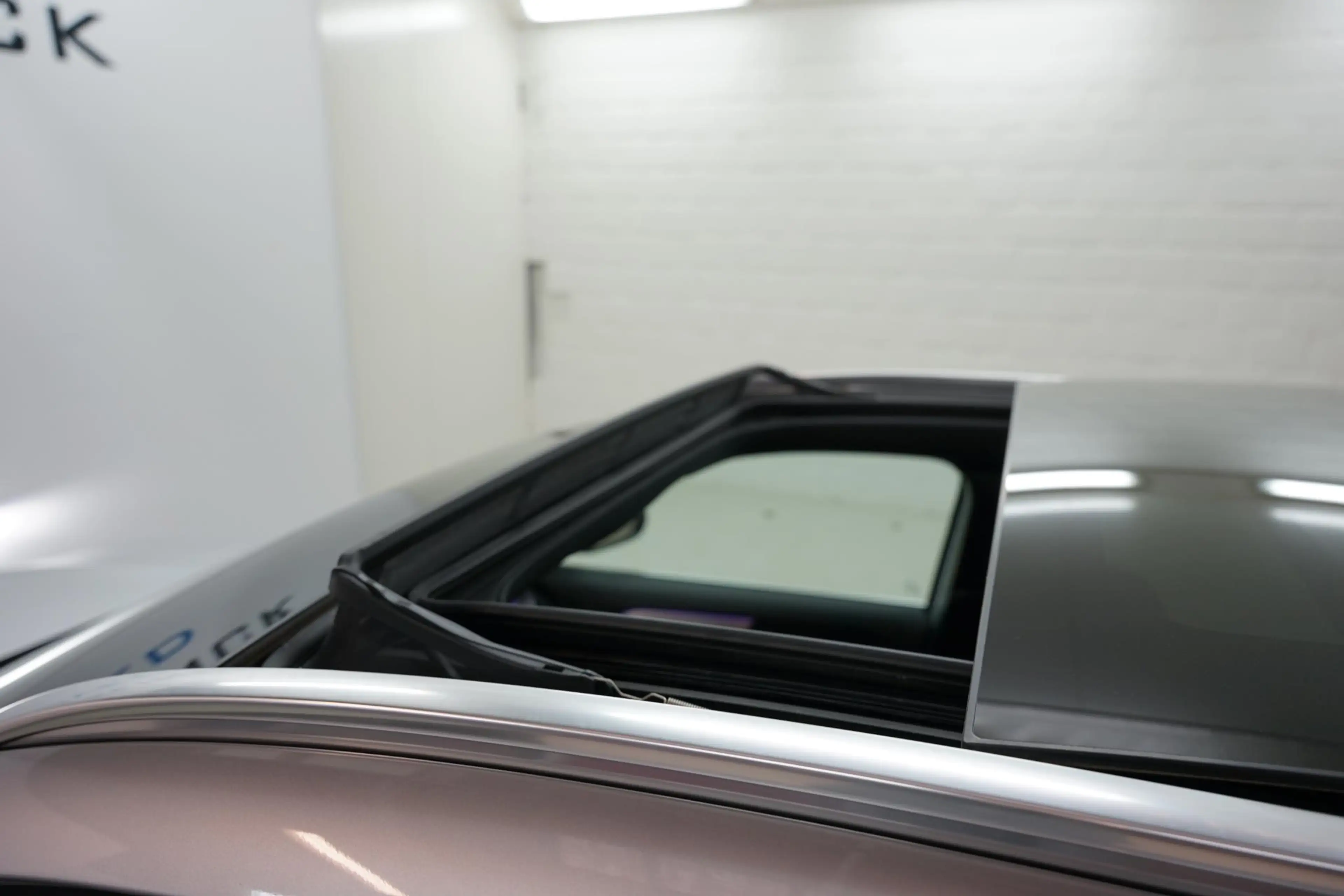 Mercedes-Benz EQA — photo 12