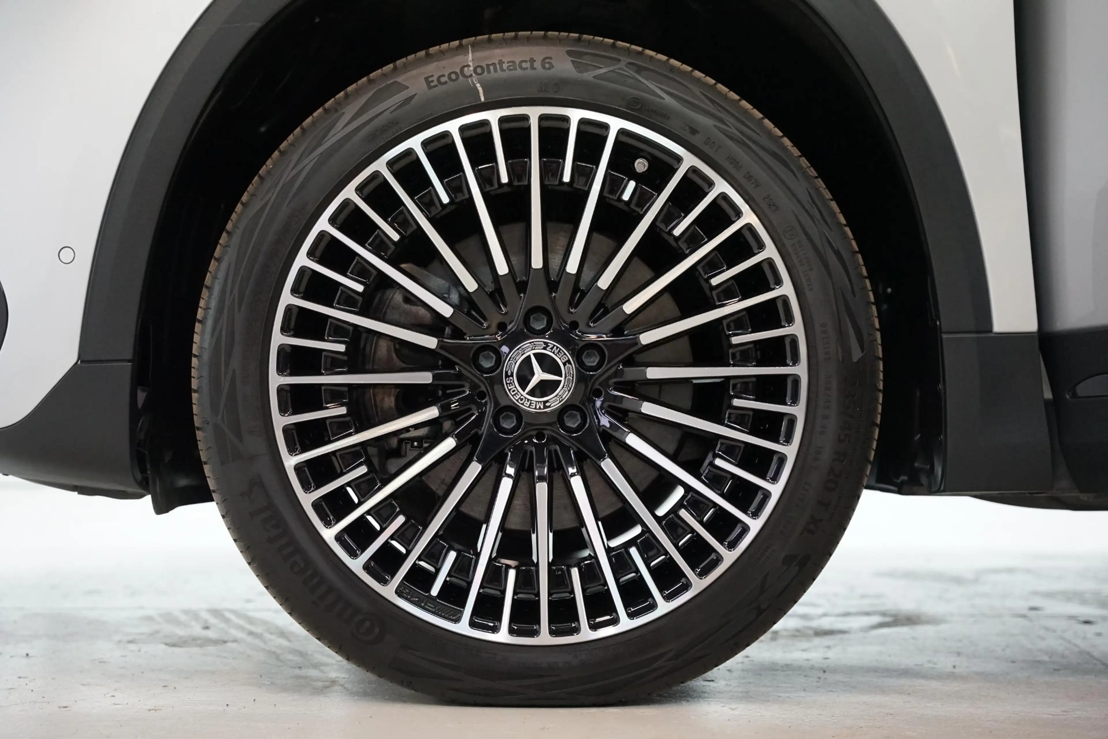 Mercedes-Benz EQA — photo 13