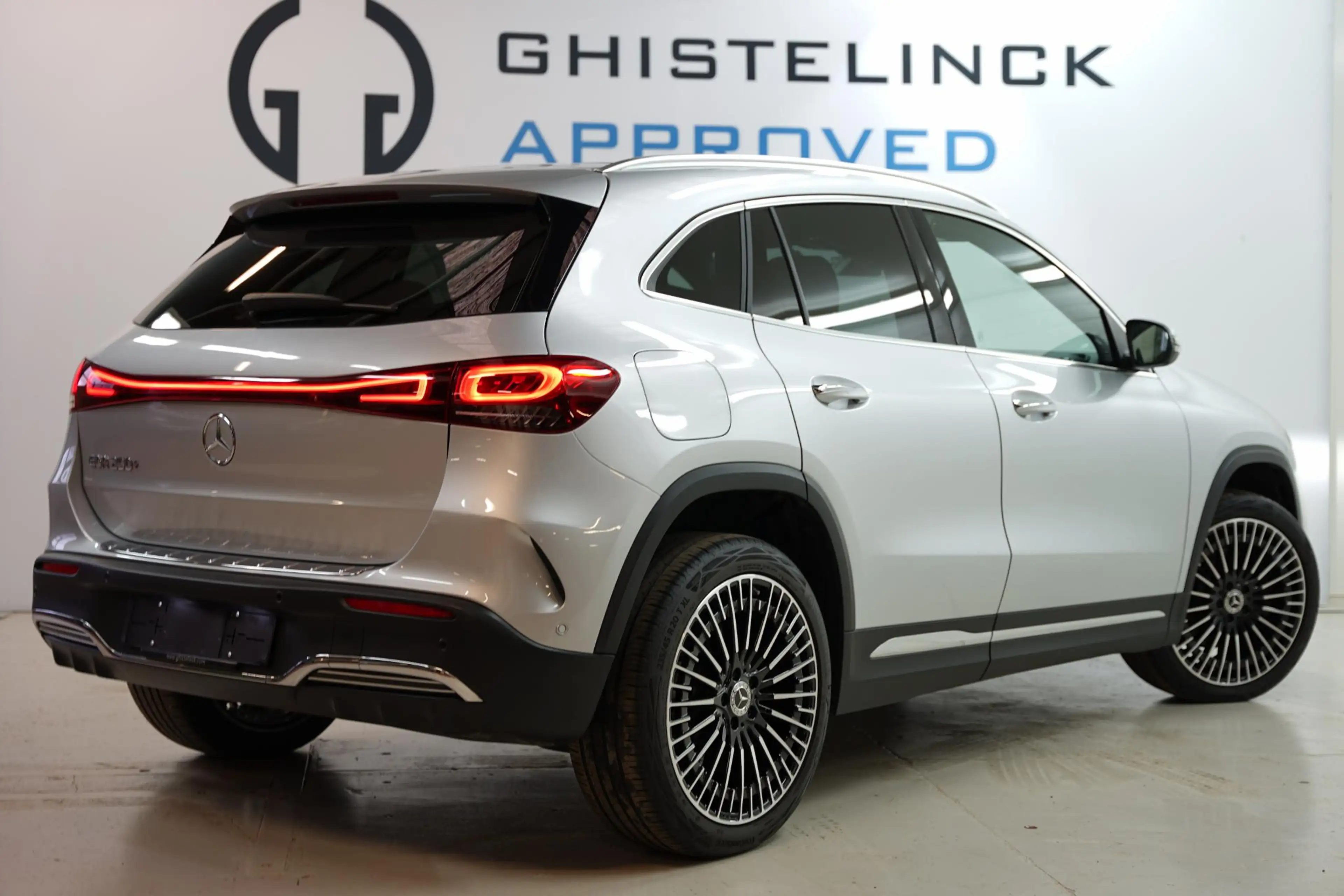 Mercedes-Benz EQA — photo 5