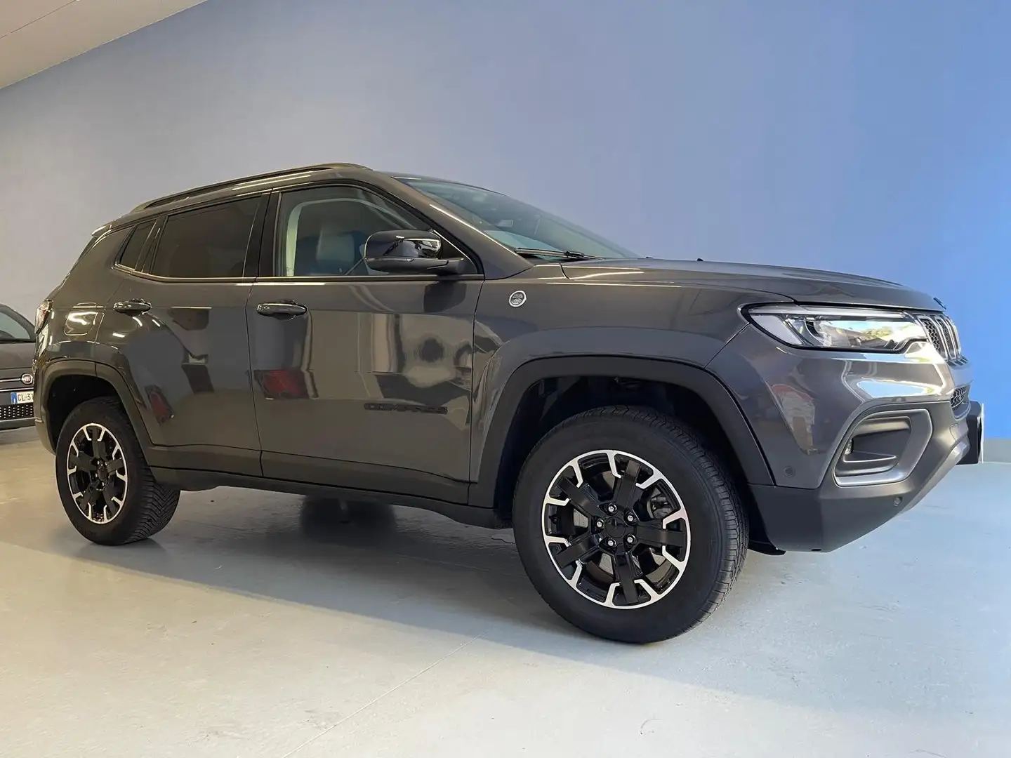 Jeep Compass 1.3 turbo 240 CV T4 Phev Trailhawk 4xe Auto Grau - 1