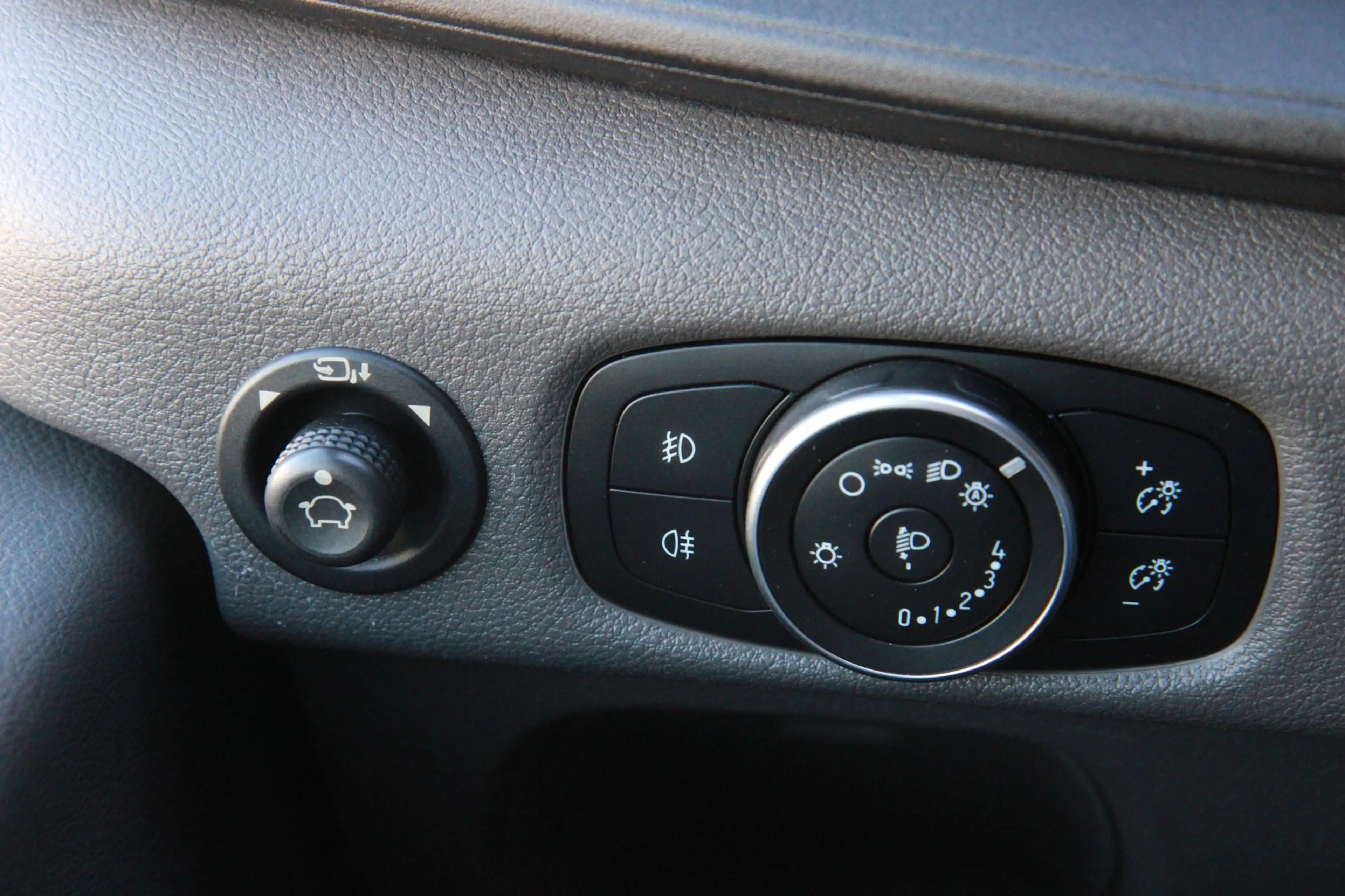 Ford Transit 350 2.0 TDCI L2H2 Trend MHEV 130PK / Sync 3 / Deal — photo 17