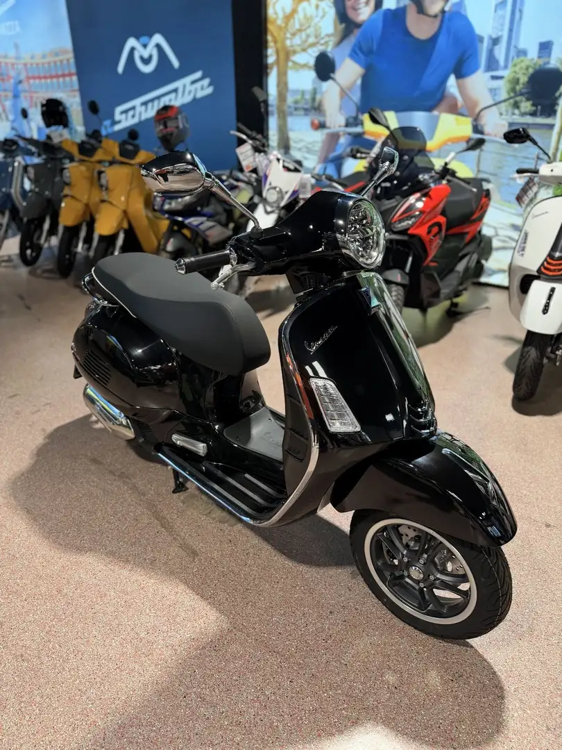 Vespa GTS Super 125 ccm Negro - 2