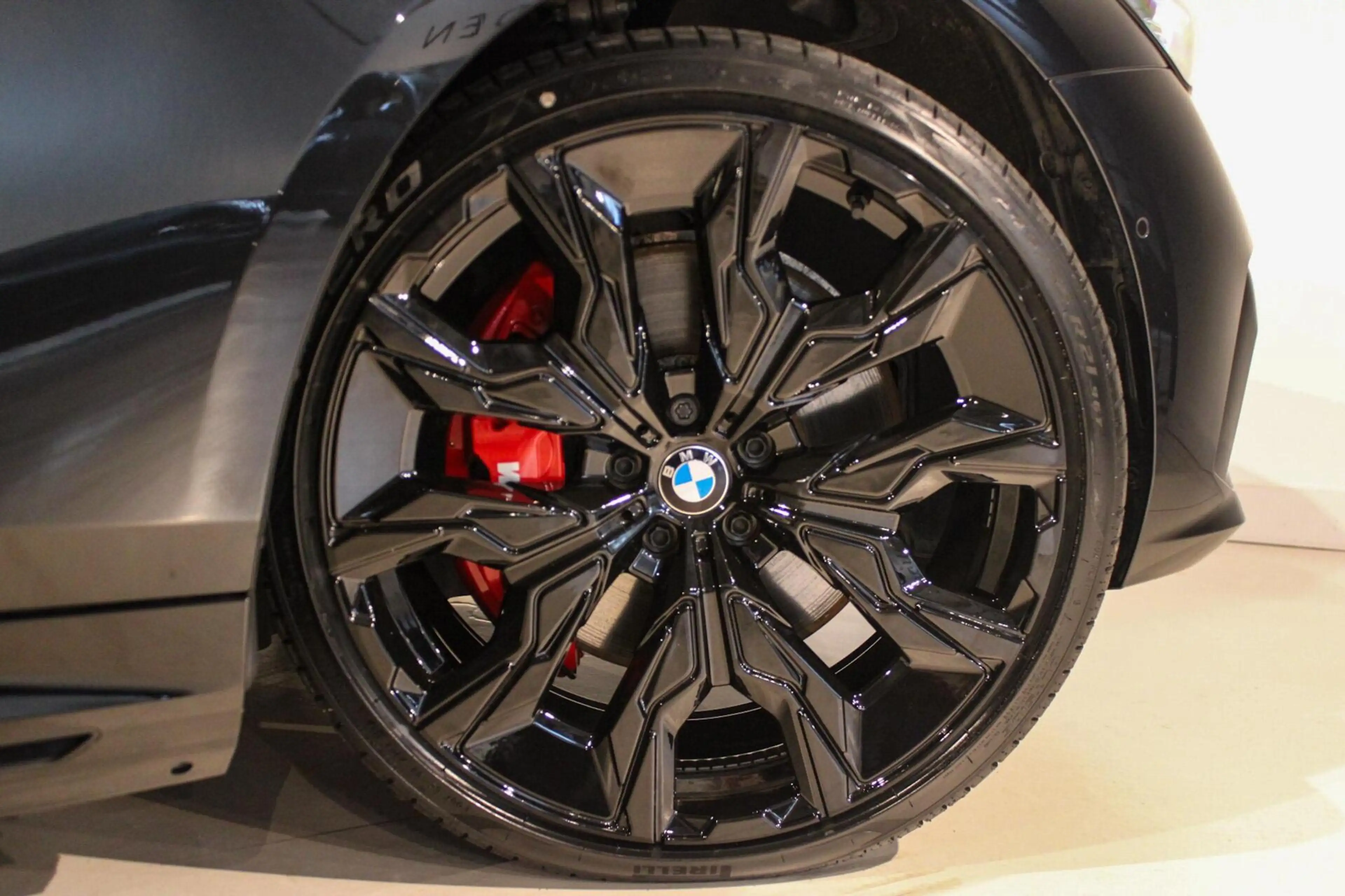 BMW 550 5-serie Touring 550e xDrive M-sport Pro PANO | B&W — photo 7
