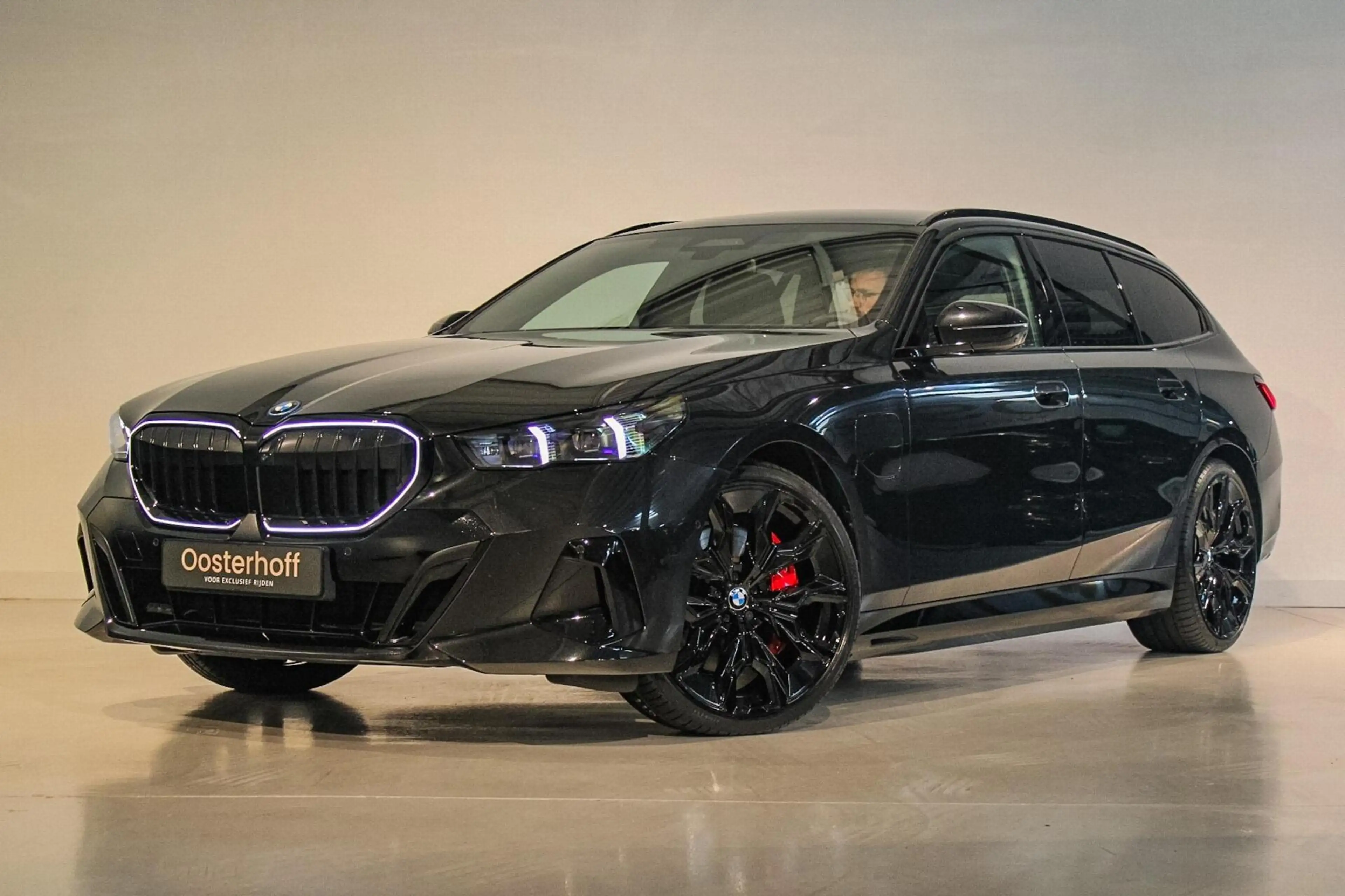 BMW 550 5-serie Touring 550e xDrive M-sport Pro PANO | B&W