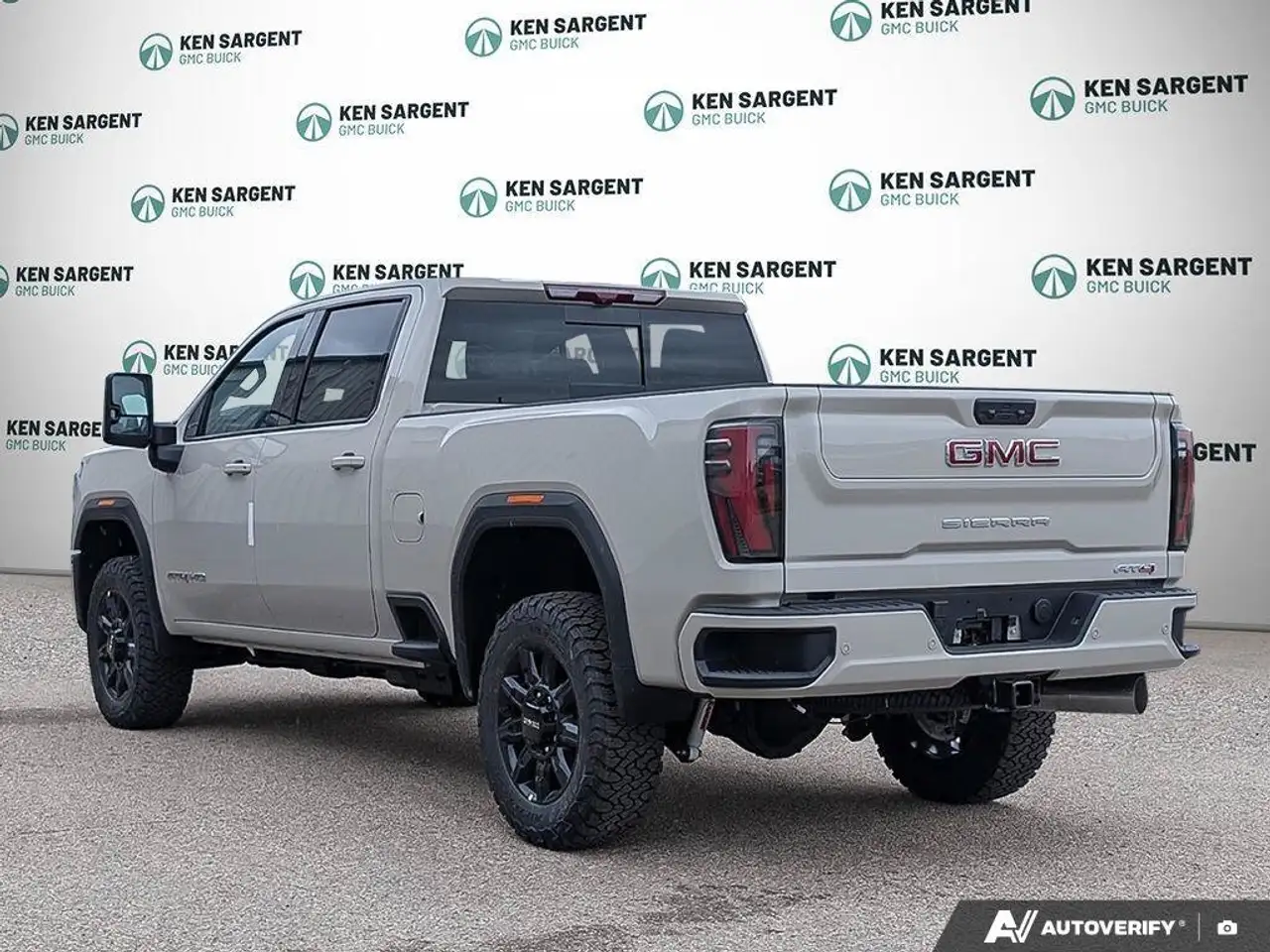 GMC Sierra 3500HD photo GMC Sierra 3500HD