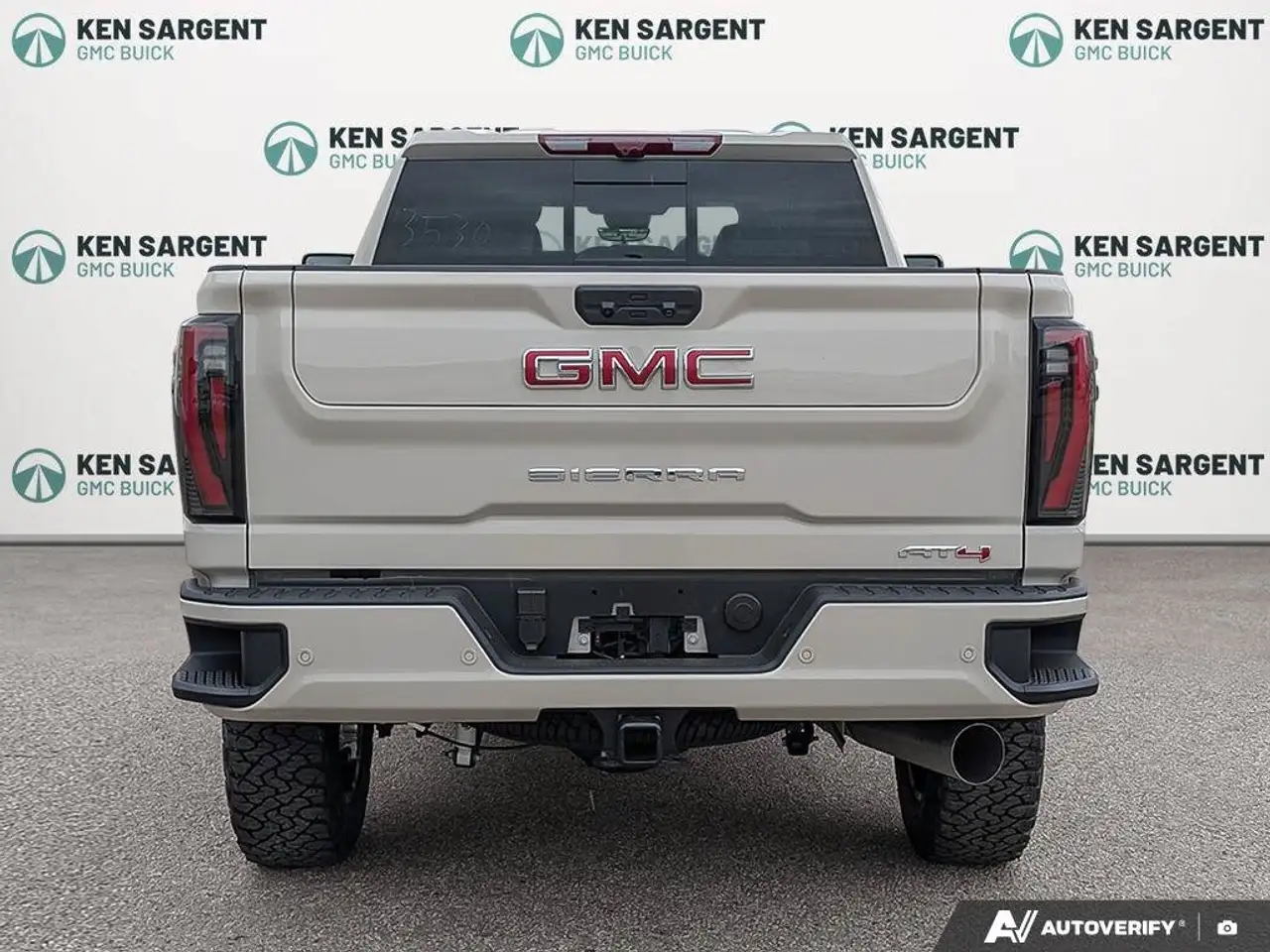GMC Sierra 3500HD photo GMC Sierra 3500HD