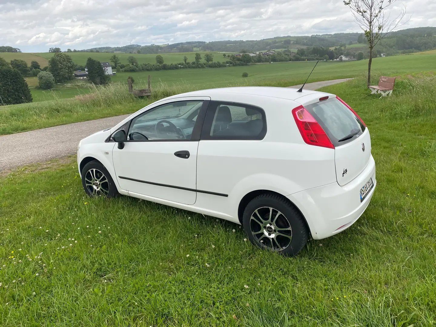 Fiat Grande Punto Grande Punto  3-Türer 1.2 8V Active Weiß - 2