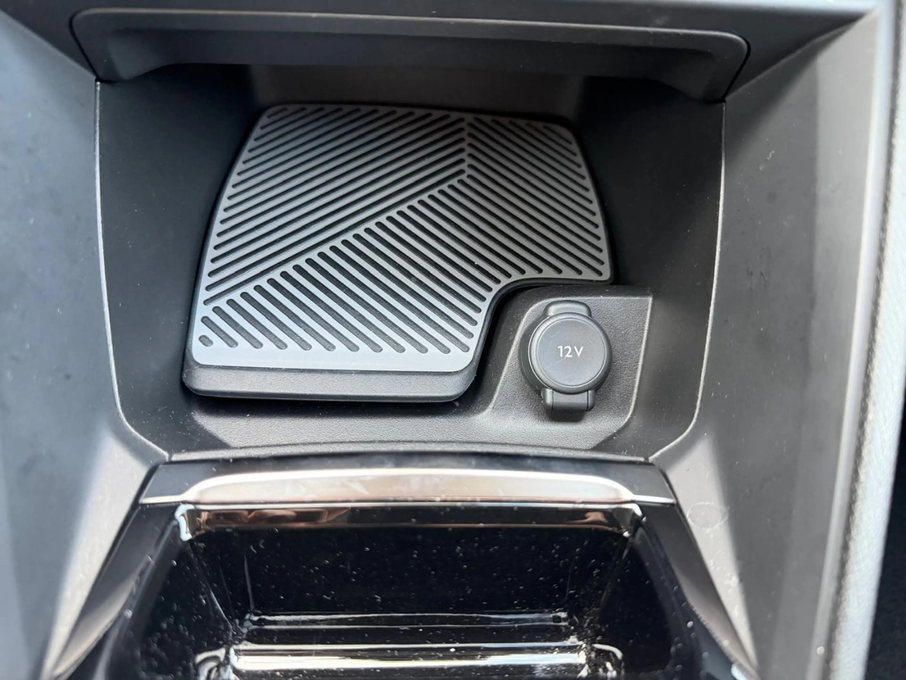 Citroen C4 1.2 PureTech 130 Max LED+Navi+SHZ+2xKlima+LM — photo 14