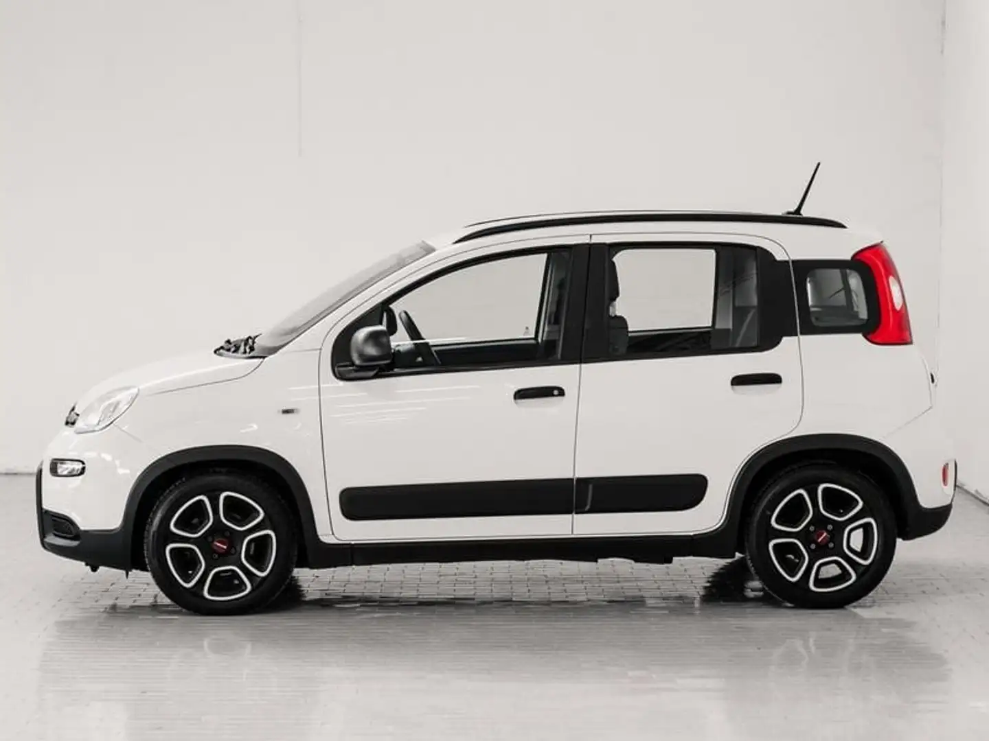 Fiat Panda 1.0 FireFly S&S Hybrid City Life Bianco - 2