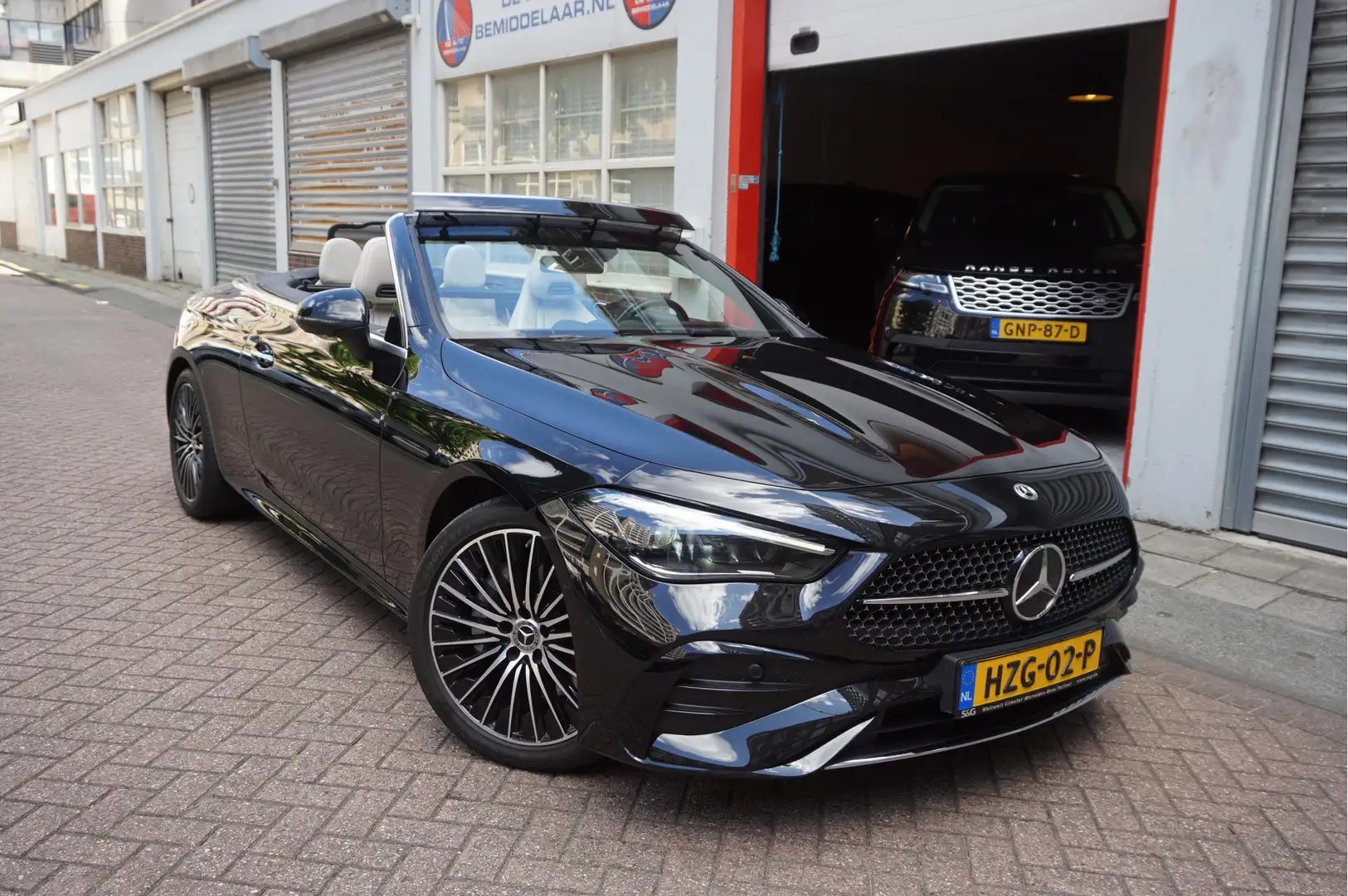 Mercedes-Benz CLE 200 Cabriolet AMG Line | Burmester | Sfeerverlichting Zwart - 2