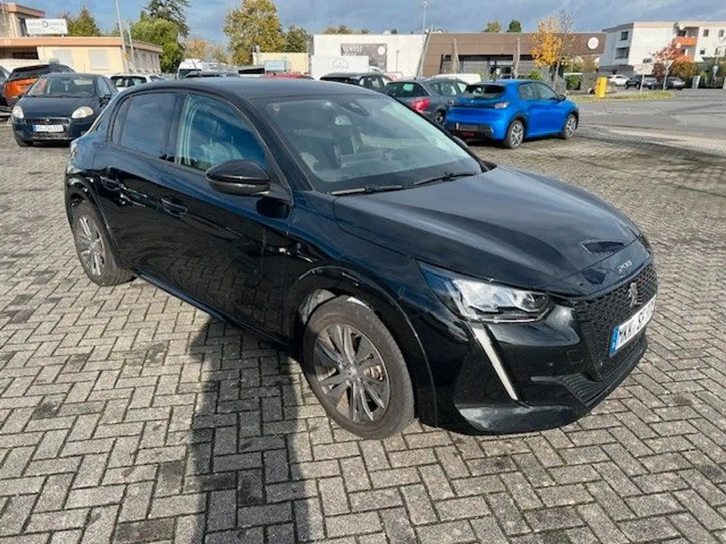 Peugeot 208 e- Allure Pack Schwarz - 1