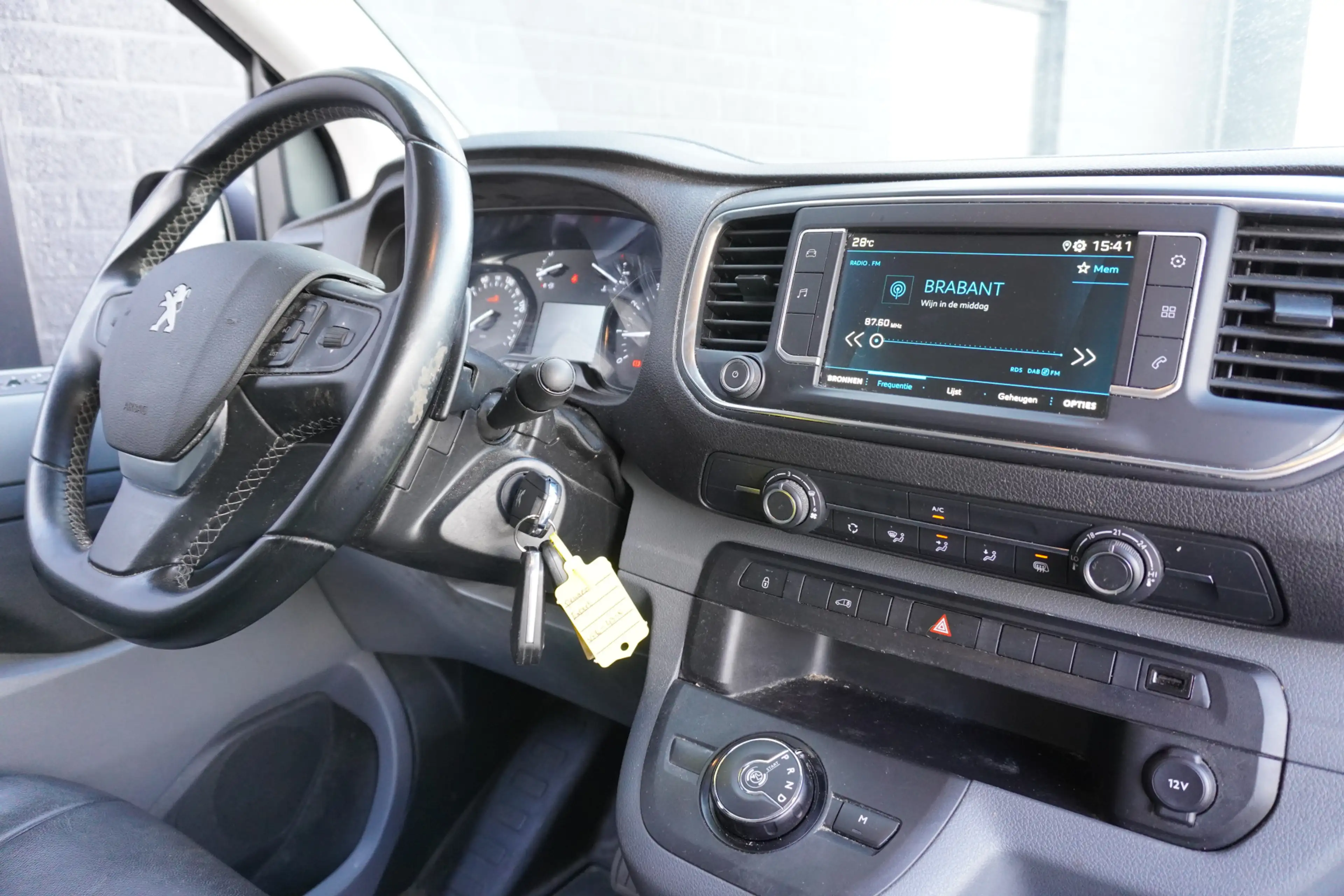 Peugeot Expert 2.0 BlueHDI L2 145PK AUTOMAAT EURO 6 - Airco - PDC — photo 3