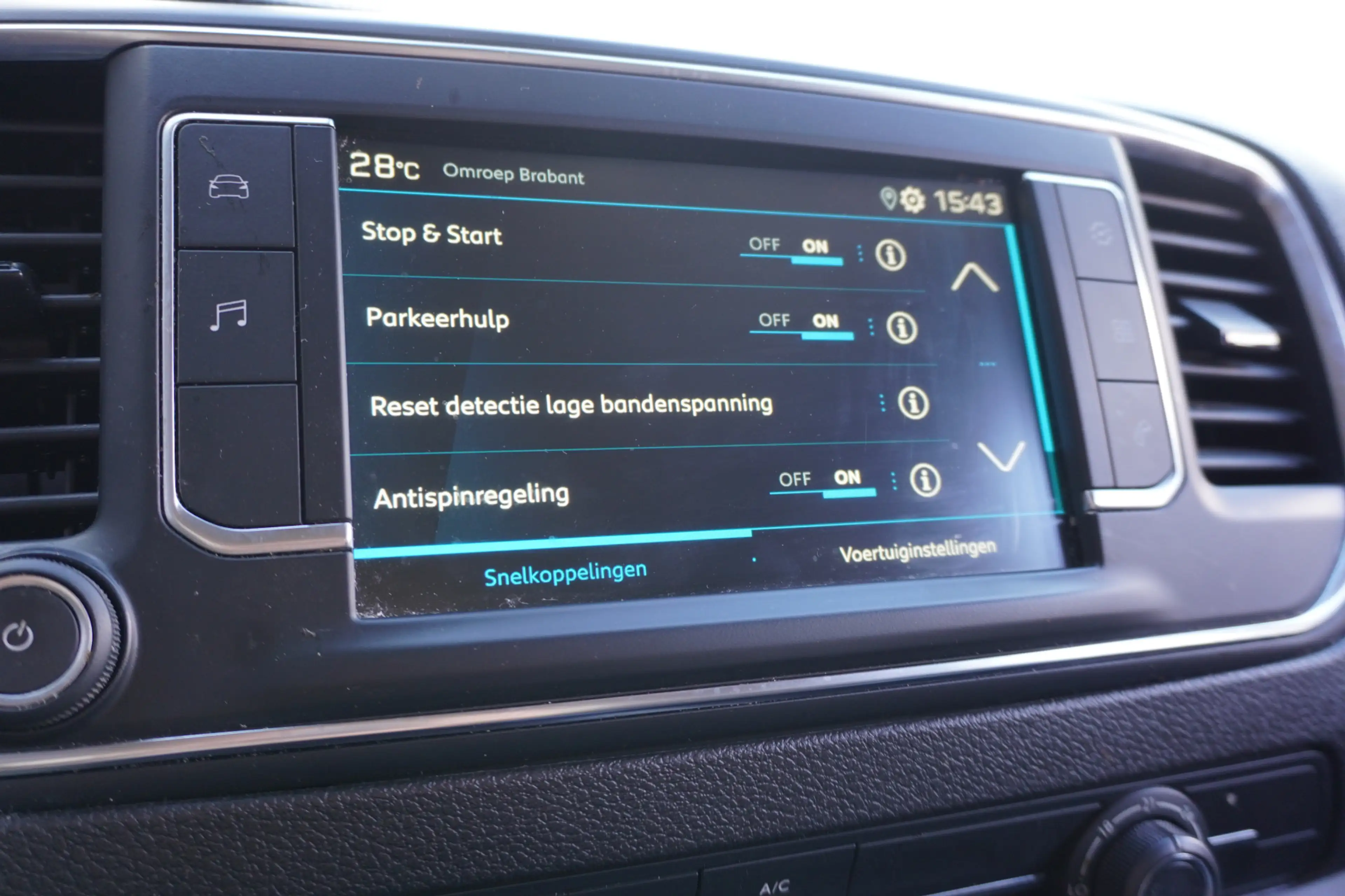 Peugeot Expert 2.0 BlueHDI L2 145PK AUTOMAAT EURO 6 - Airco - PDC — photo 13