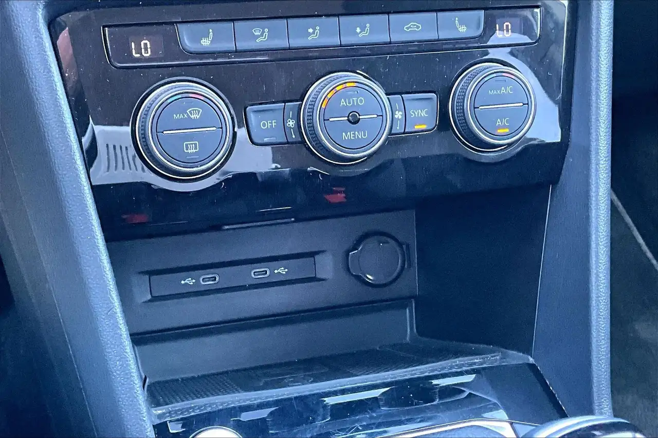 Volkswagen Taos снимка Volkswagen Taos