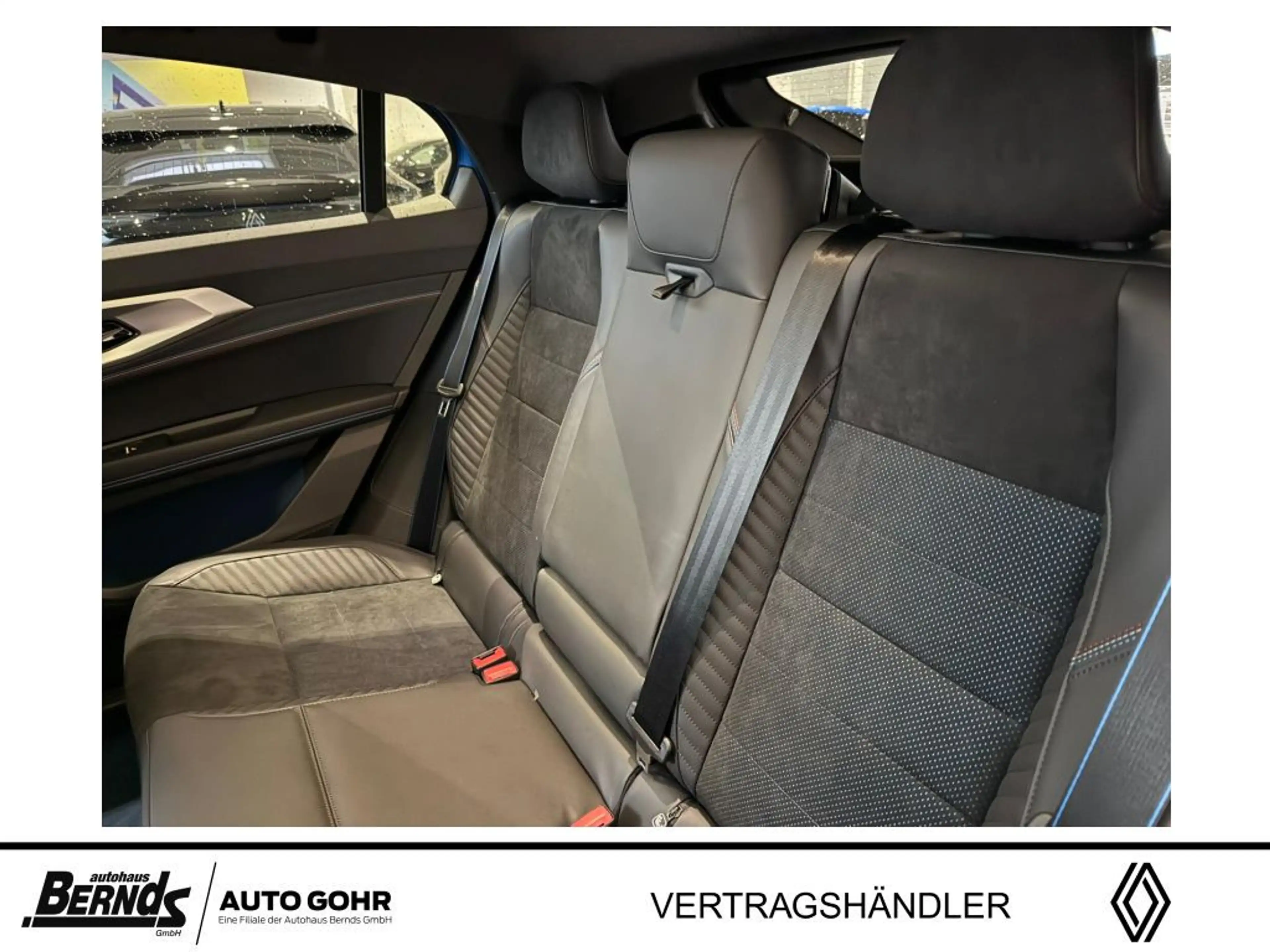 Renault Rafale E-Tech Plug-in Hybrid 4x4 Atelier Alpine PANO NAVI — photo 12