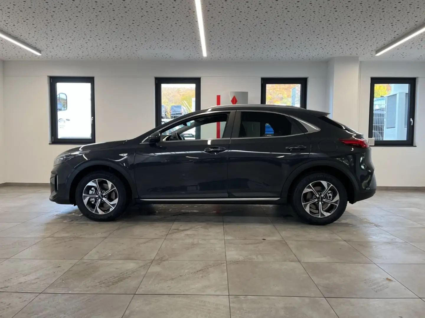 Kia XCeed 1.0 T-GDi Core LED Navi PDC Tempo Kamera Grau - 2