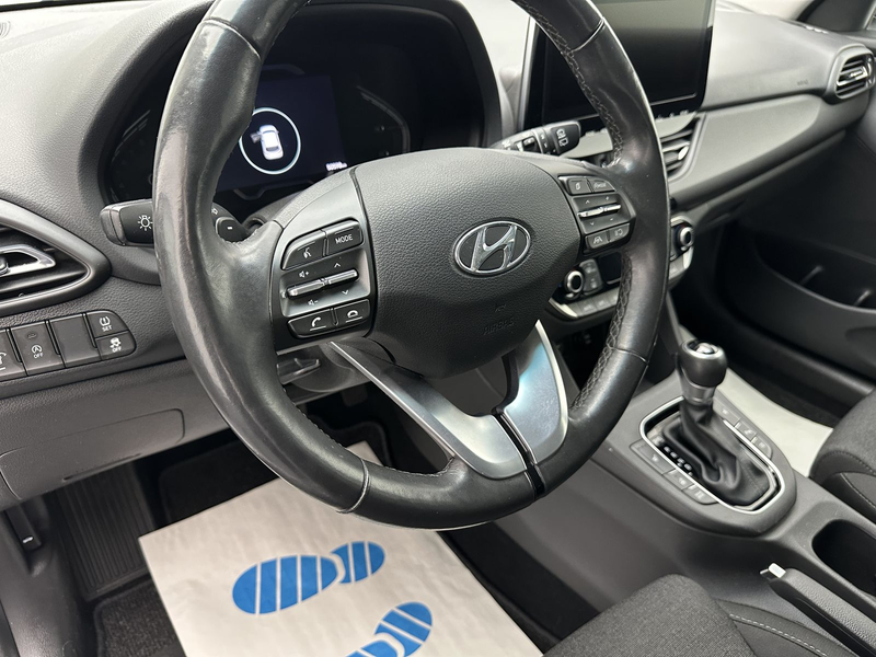 Hyundai i30 Intro Edition Mild-Hybrid "1 HAND-NAVI-CAM" — photo 13