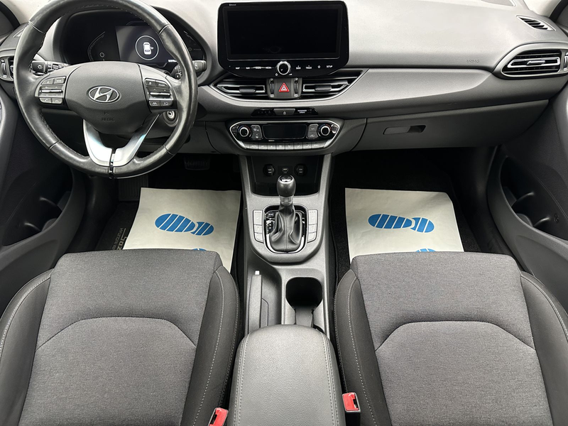 Hyundai i30 Intro Edition Mild-Hybrid "1 HAND-NAVI-CAM" — photo 11