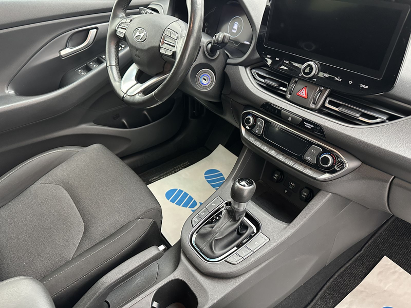 Hyundai i30 Intro Edition Mild-Hybrid "1 HAND-NAVI-CAM" — photo 10