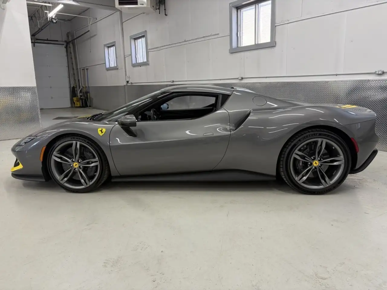 Ferrari 296 GTB снимка Ferrari 296 GTB