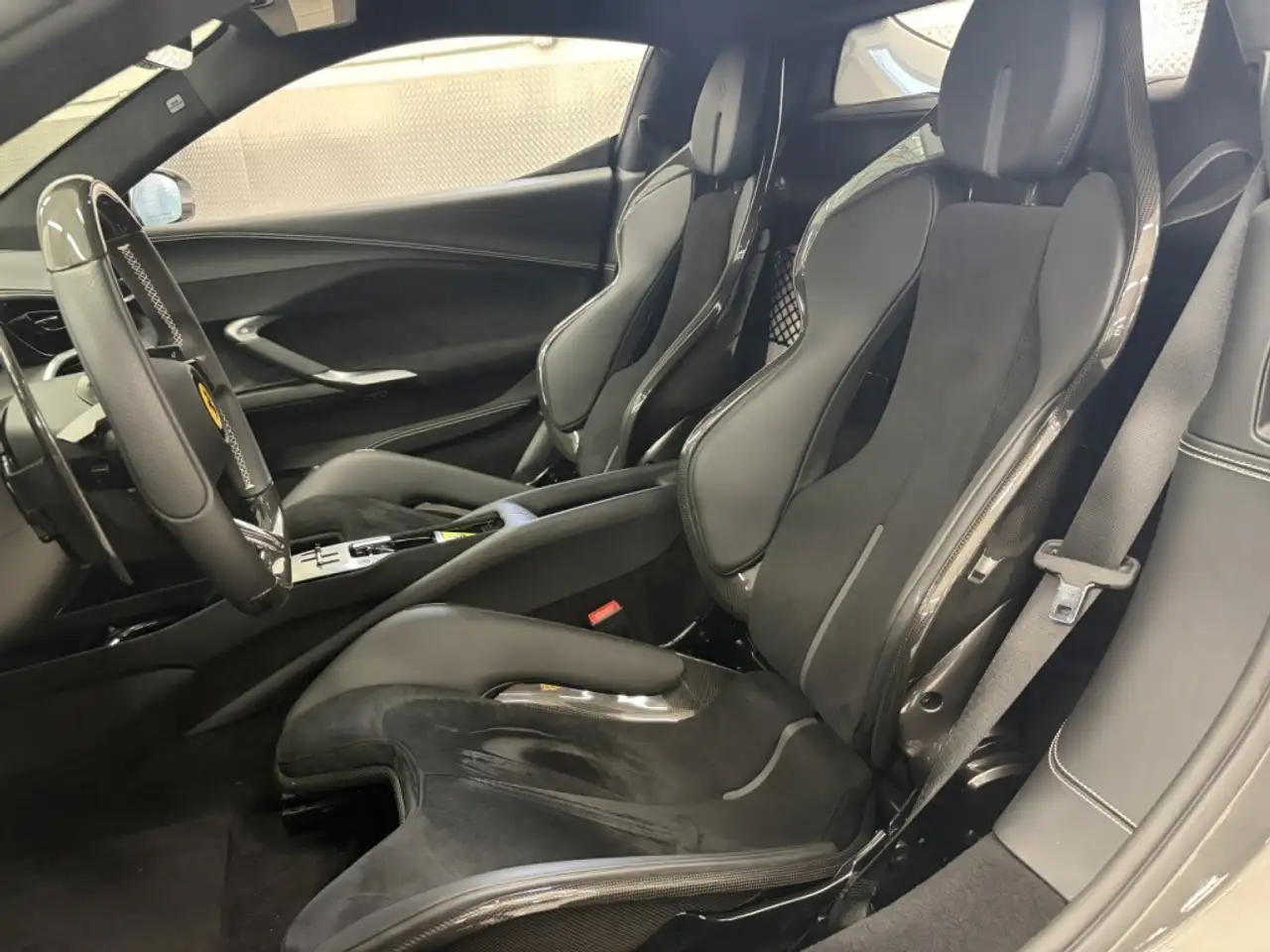 Ferrari 296 GTB снимка Ferrari 296 GTB