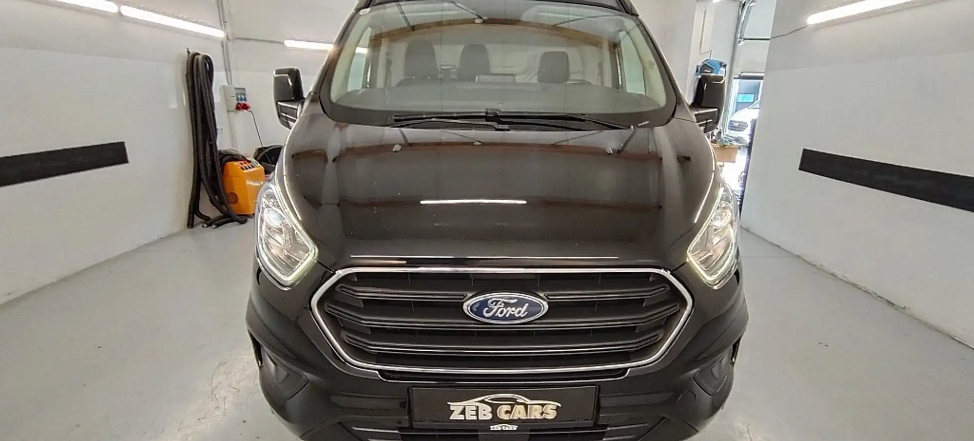 Ford Transit Custom Kasten 2,0 TDCi L2H1 320 Limited Aut. Schwarz - 2