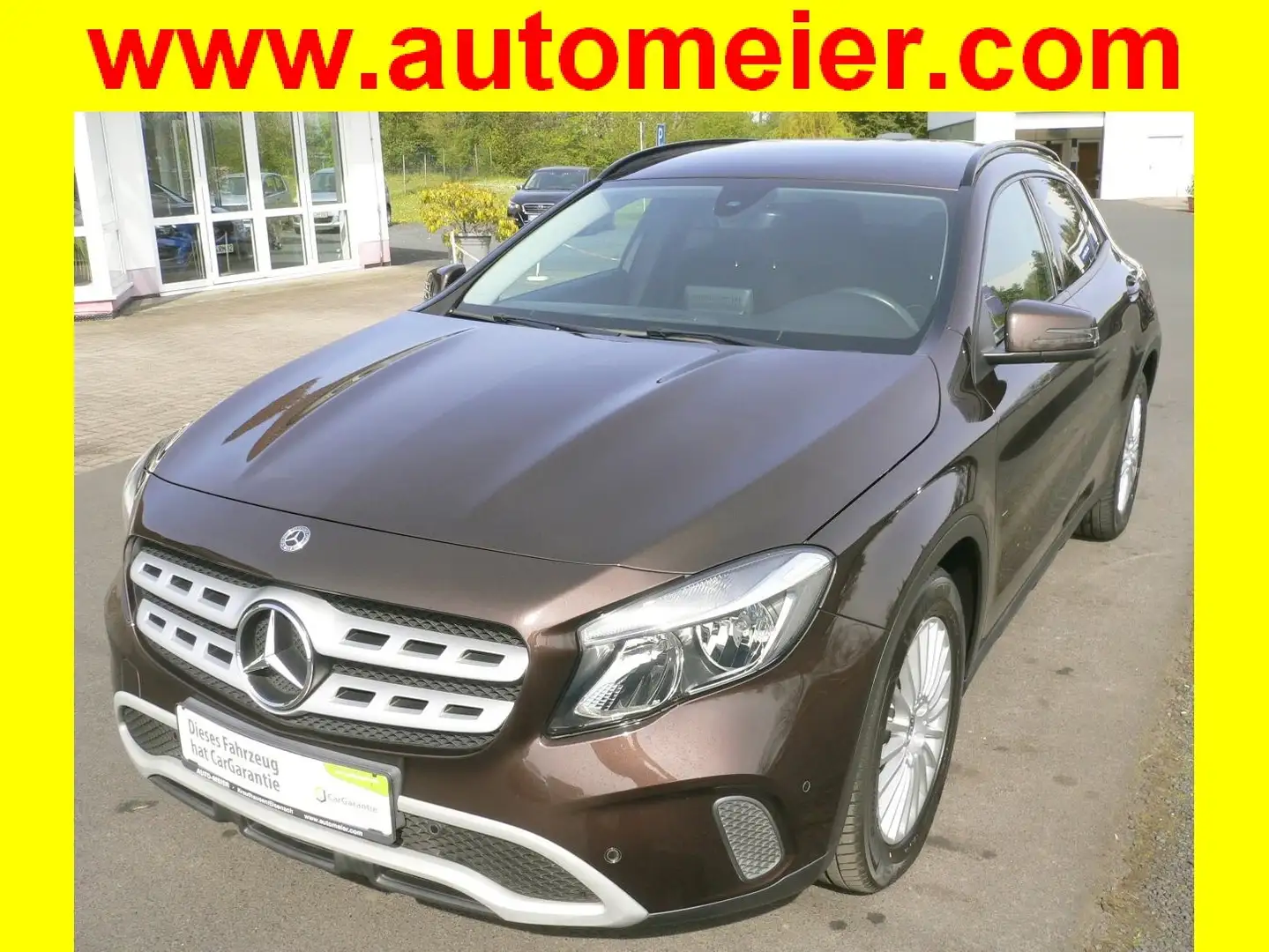 Mercedes-Benz GLA 220 4Matic 7G-DCT mit Navigation und LED Barna - 1