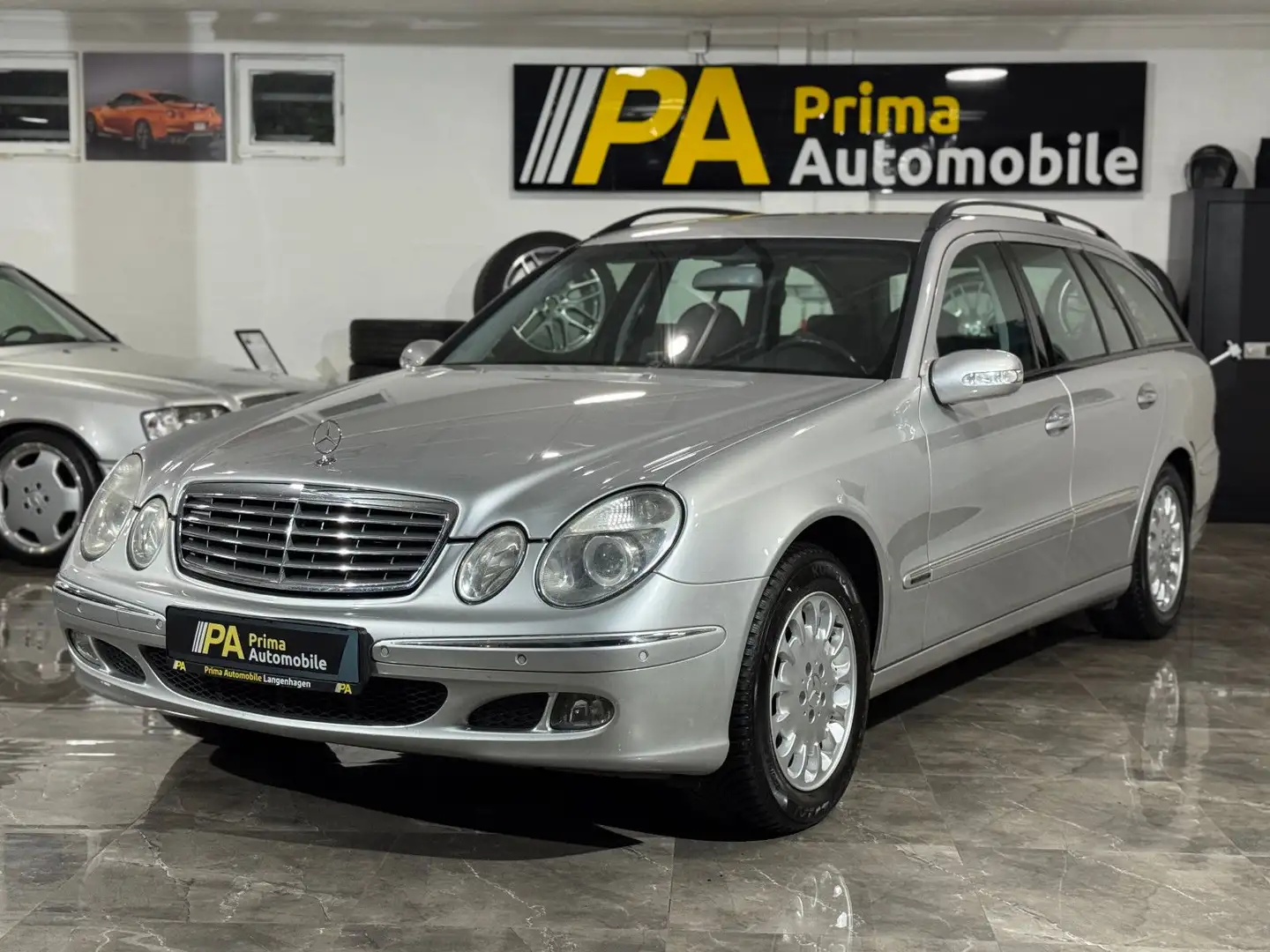 Mercedes-Benz E 220 T CDI / Automatik Tempomat Klimaauto AHK Argent - 1