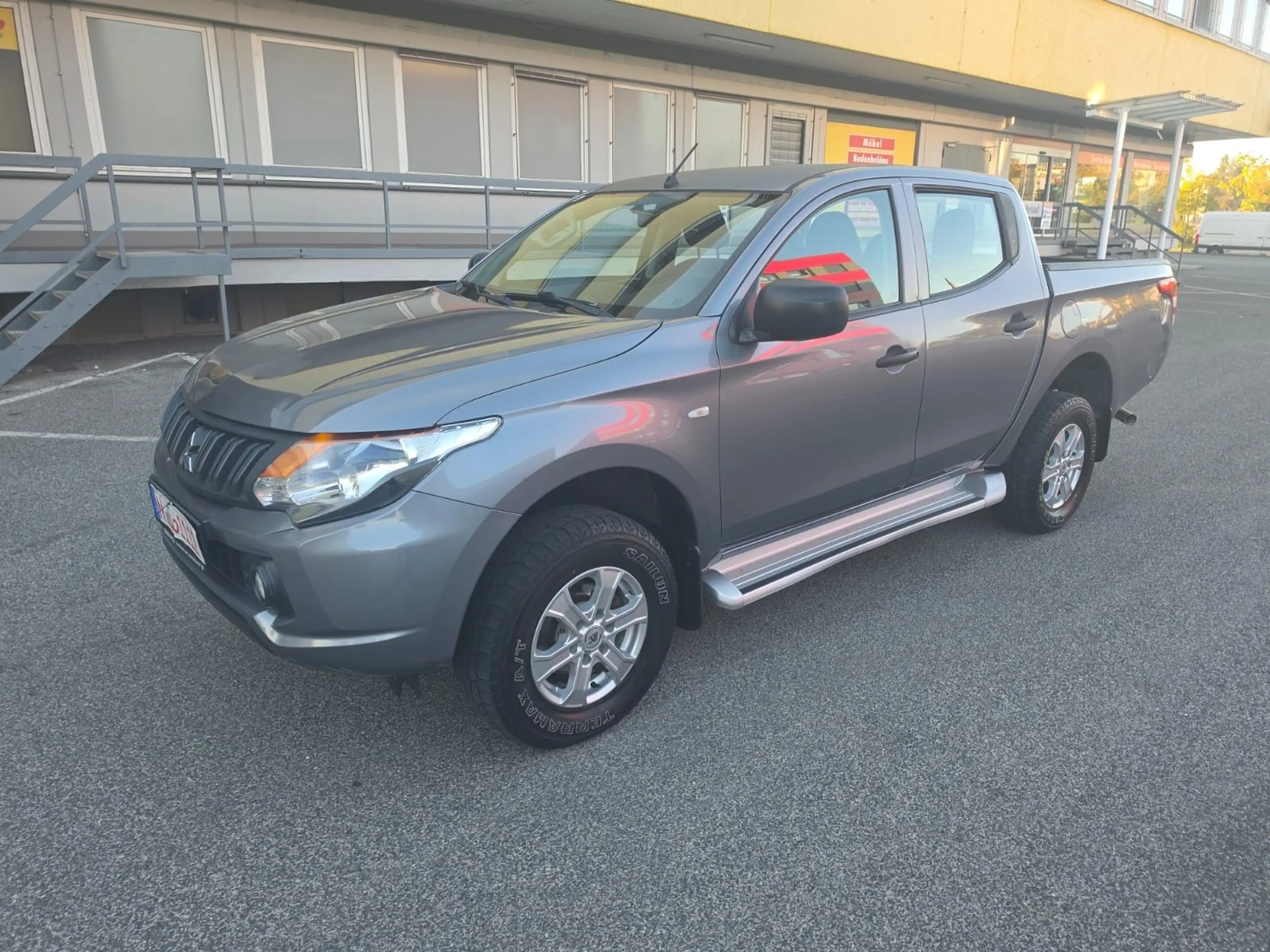 Mitsubishi L200 — photo 9