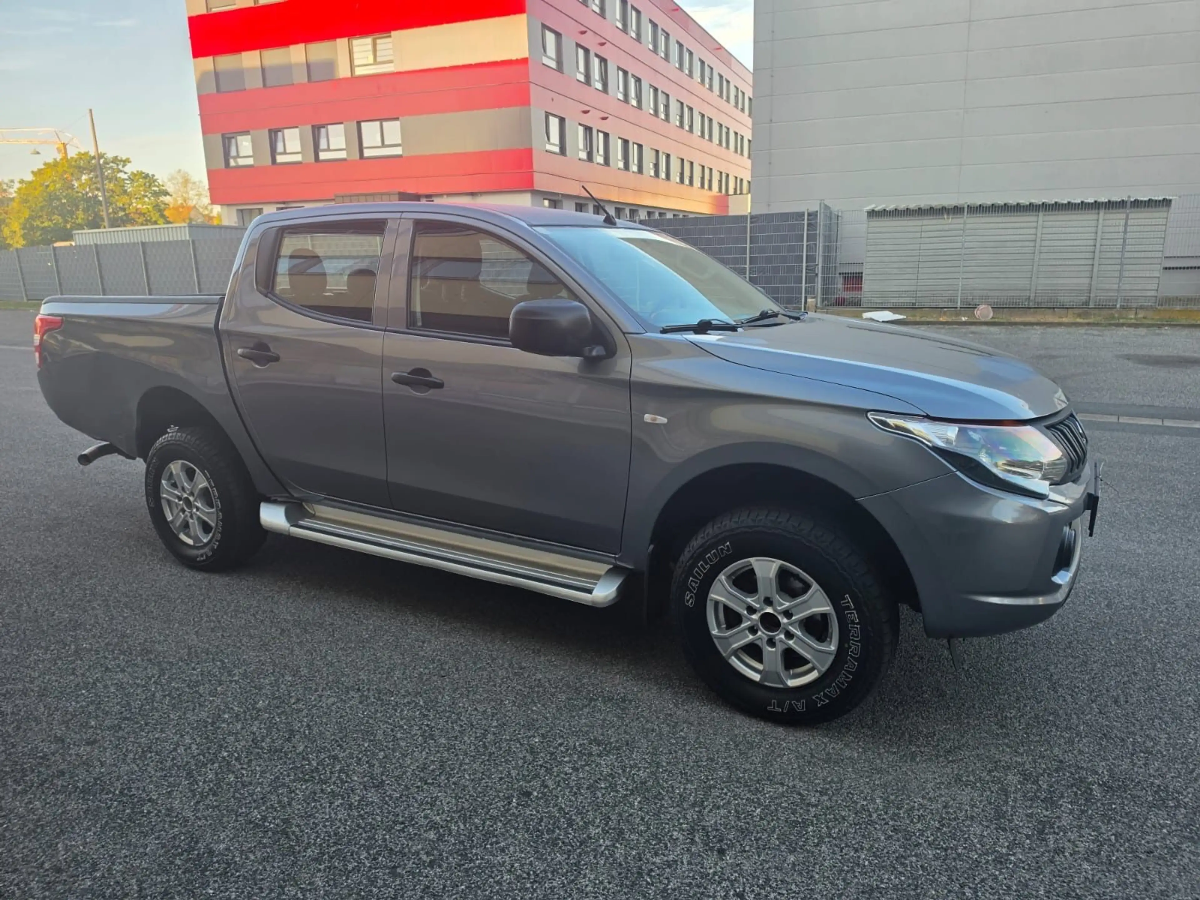 Mitsubishi L200 — photo 2