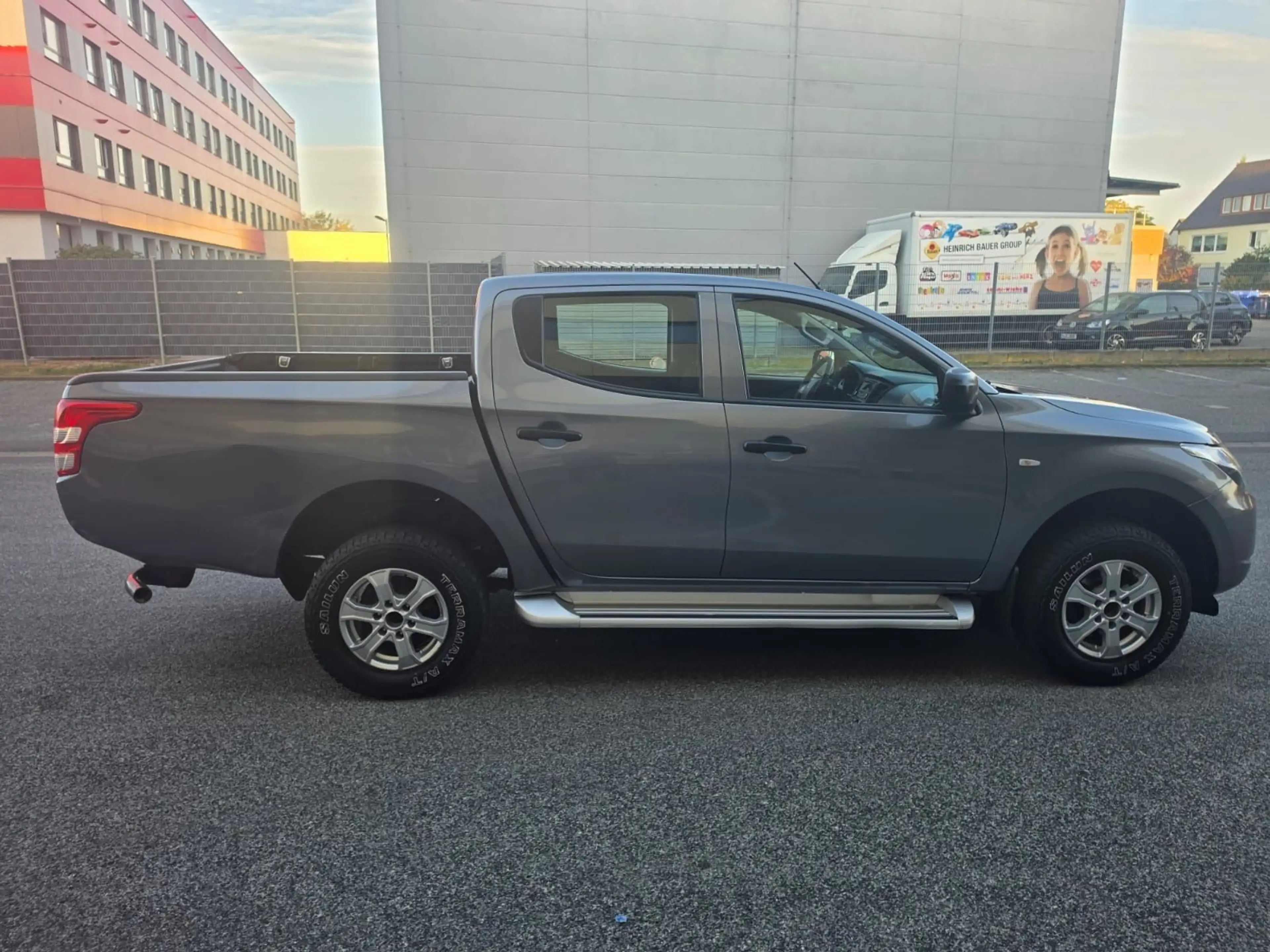 Mitsubishi L200 — photo 14
